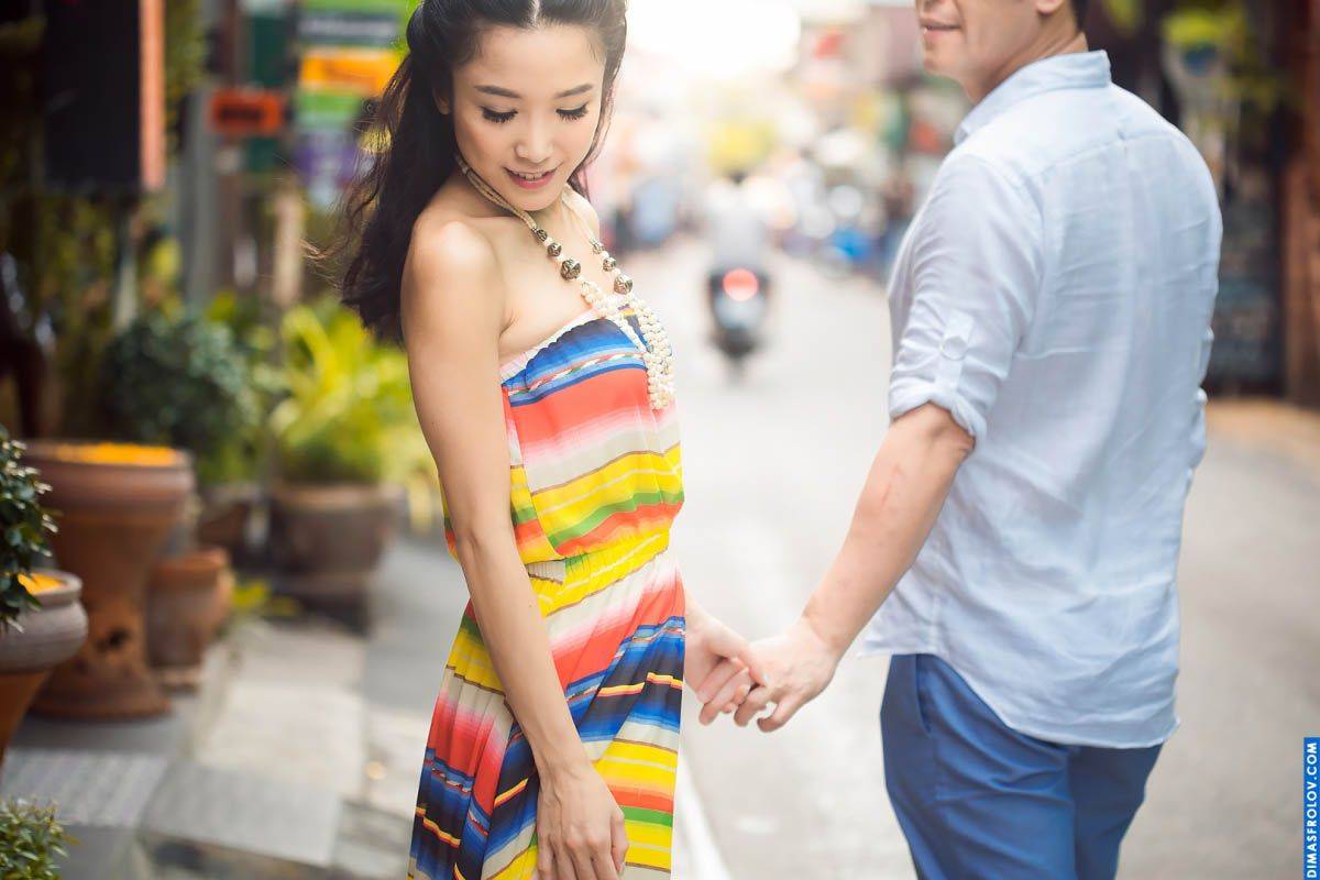 Colorful urban couple session full of life