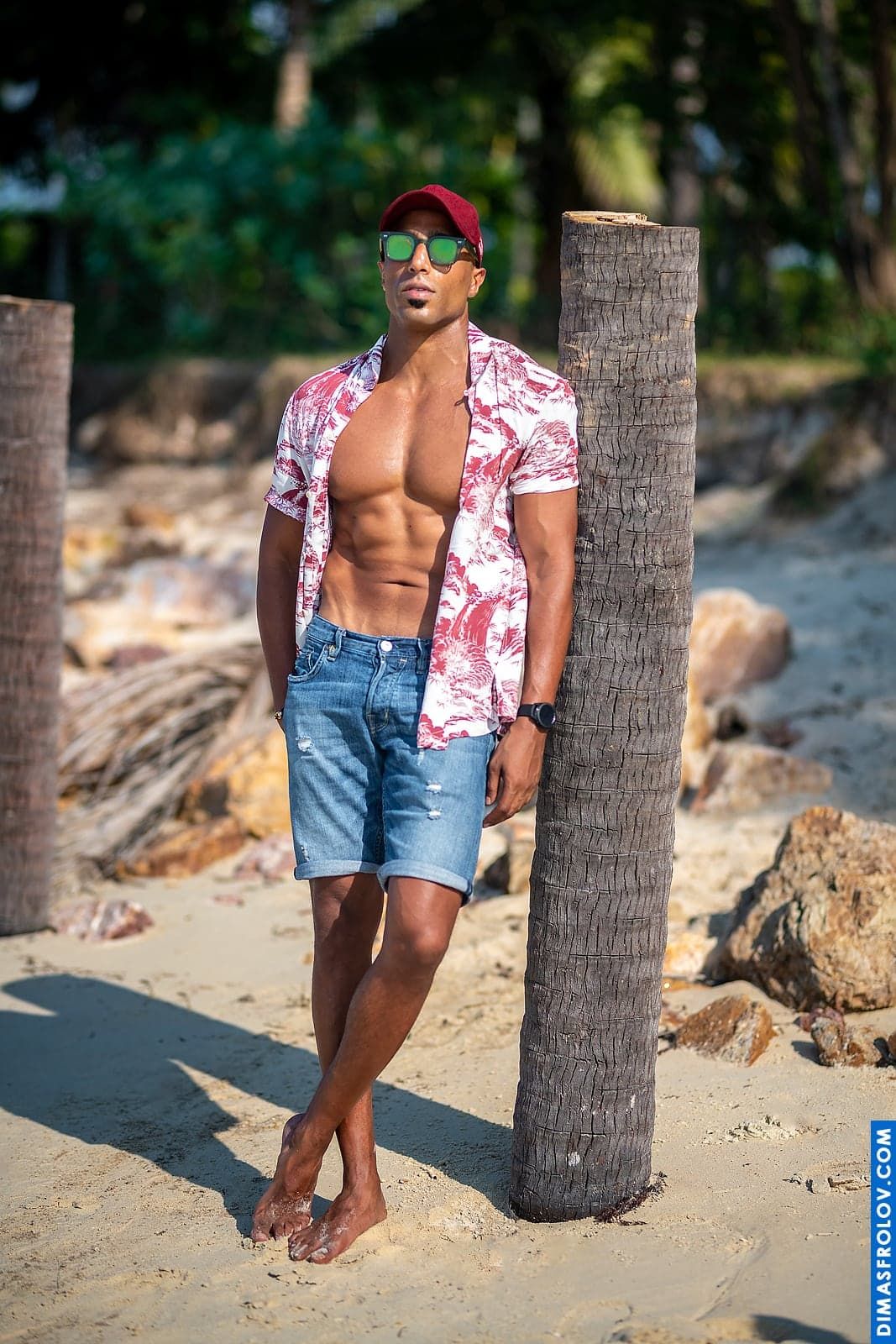 Men poses for photoshoot. Tips from pro photographer. photographer Dimas Frolov. photo1691