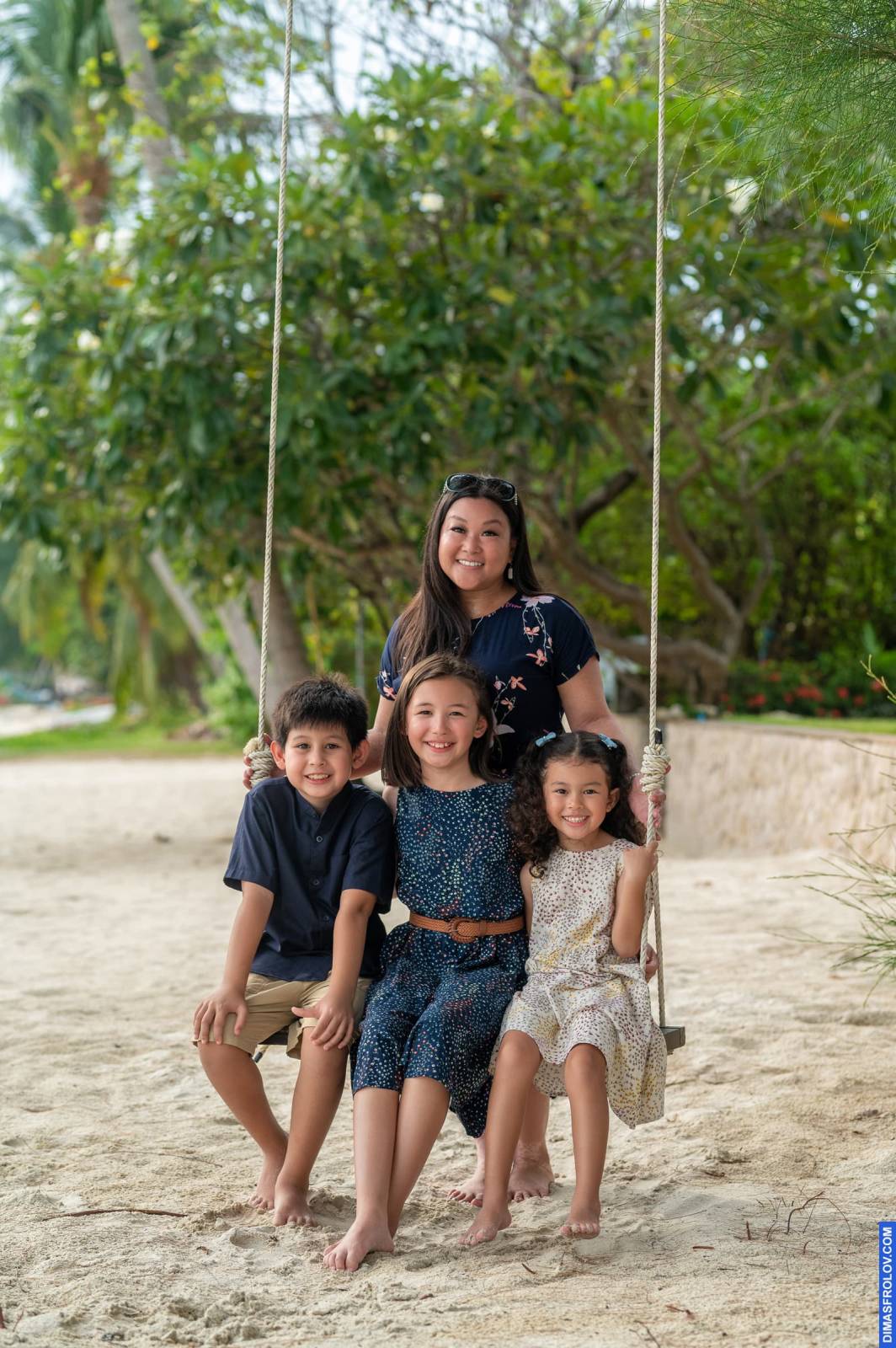 family Saavedra. บาทต่อภาพ 112317 (2023-05-03 22:14:22)