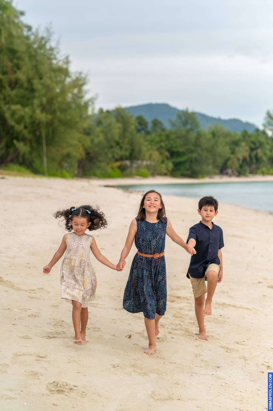 family Saavedra. บาทต่อภาพ 112339 (2023-05-03 22:14:22)