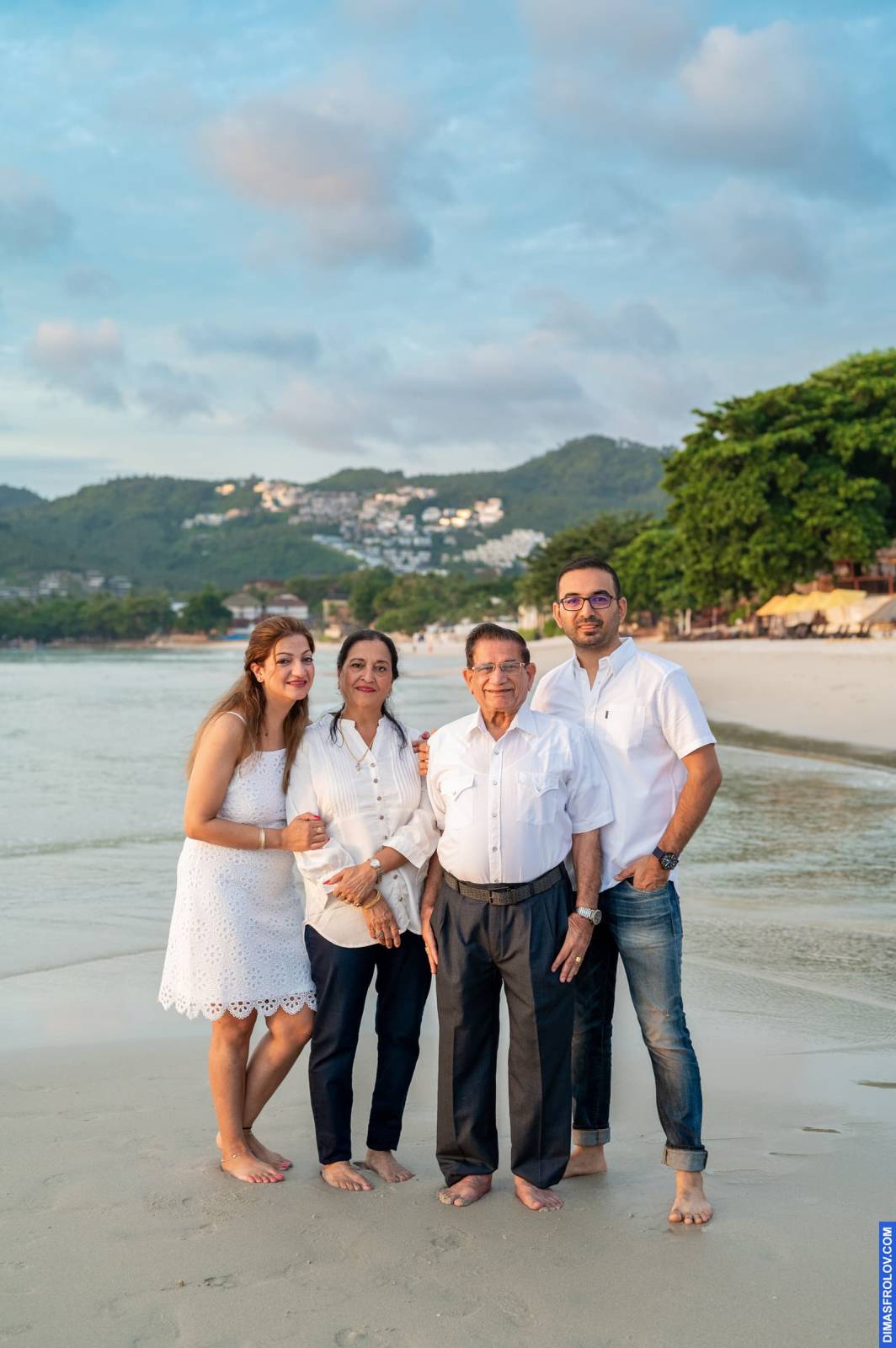 family Bedi. บาทต่อภาพ 115697 (2023-05-03 22:15:34)