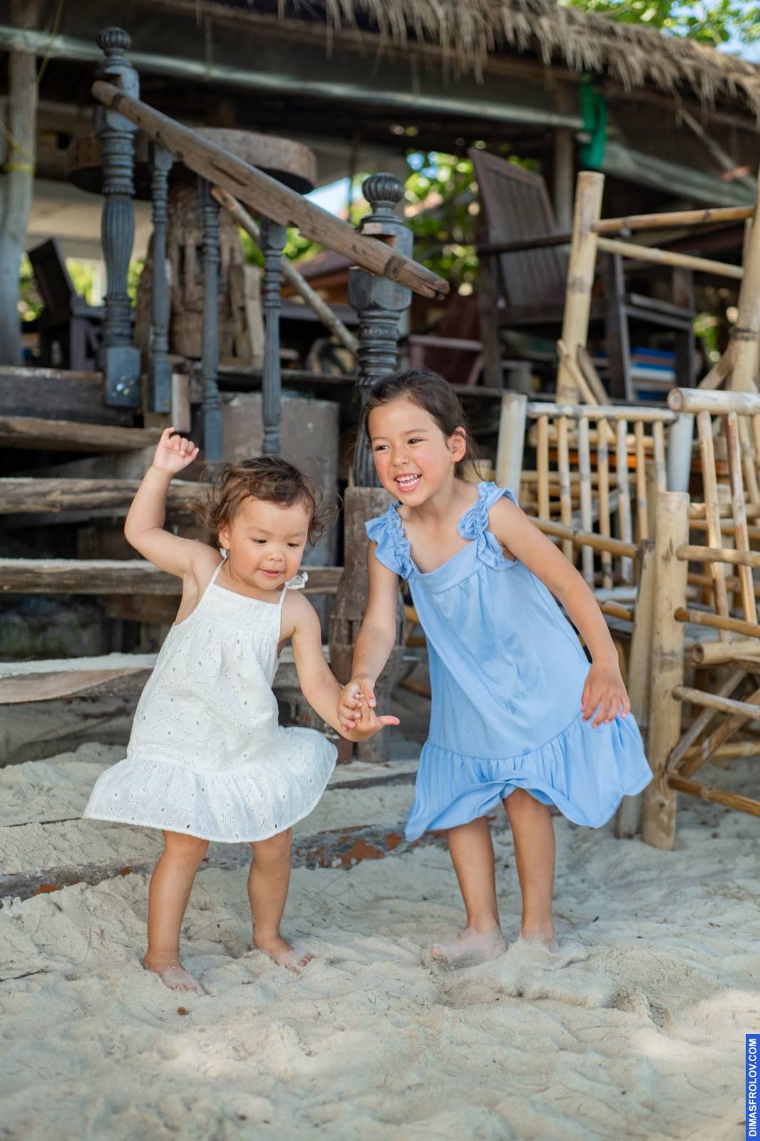 family Kym & Marco with girls. บาทต่อภาพ 107562 (2023-05-03 22:12:40)