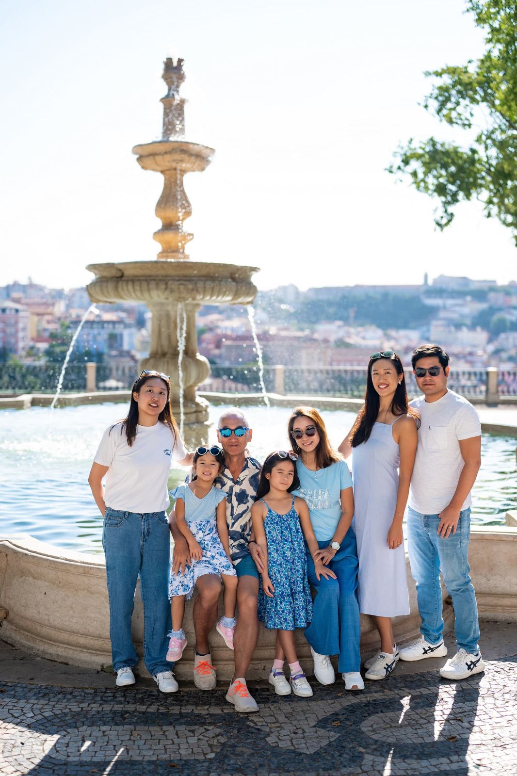 Fotografia de grande família. Local: Lisboa, Portugal. fotógrafo Dimas Frolov. foto2418