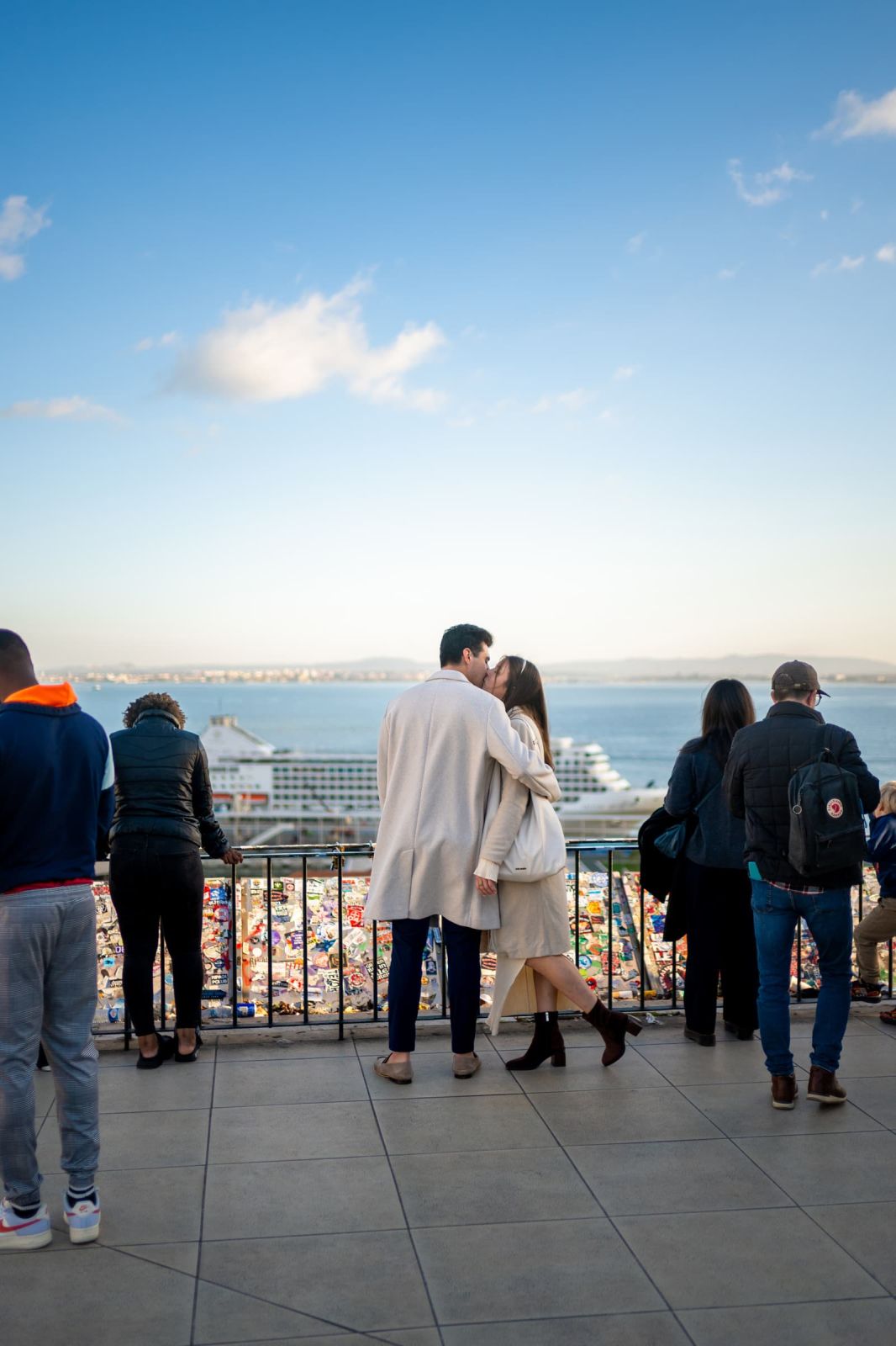 Lisbon proposal at busy place. Photo 131347 (2026-07-15 20:04:53)