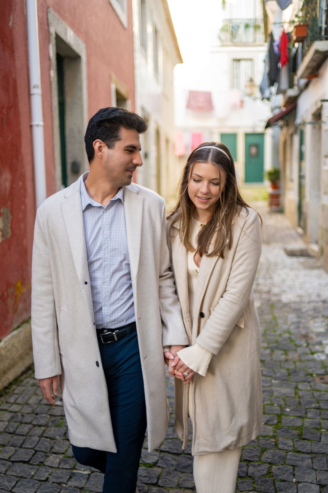 Lisbon proposal at busy place. Photo 131379 (2026-07-15 20:05:36)