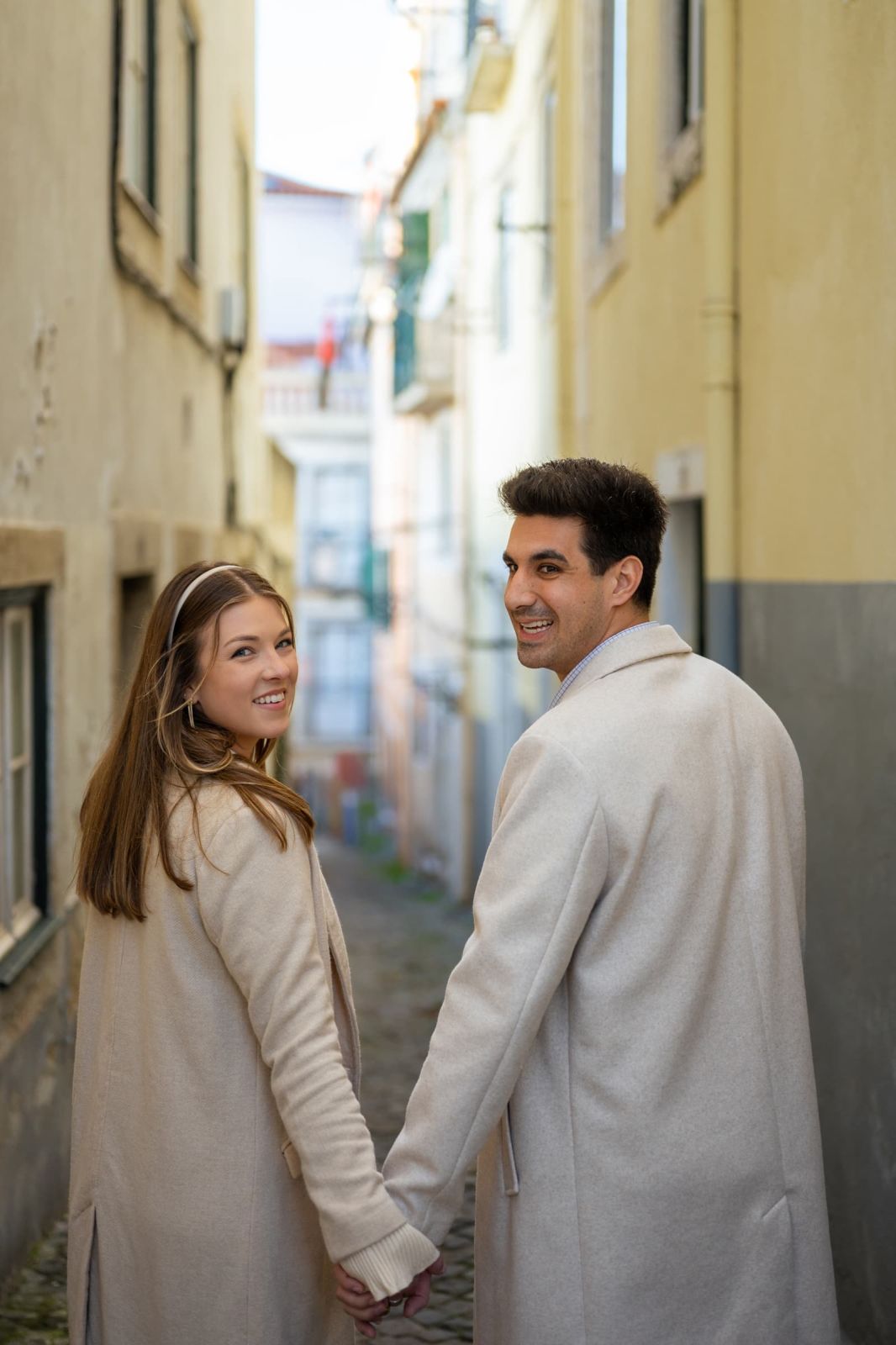 Lisbon proposal at busy place. Photo 131386 (2026-07-15 20:05:42)