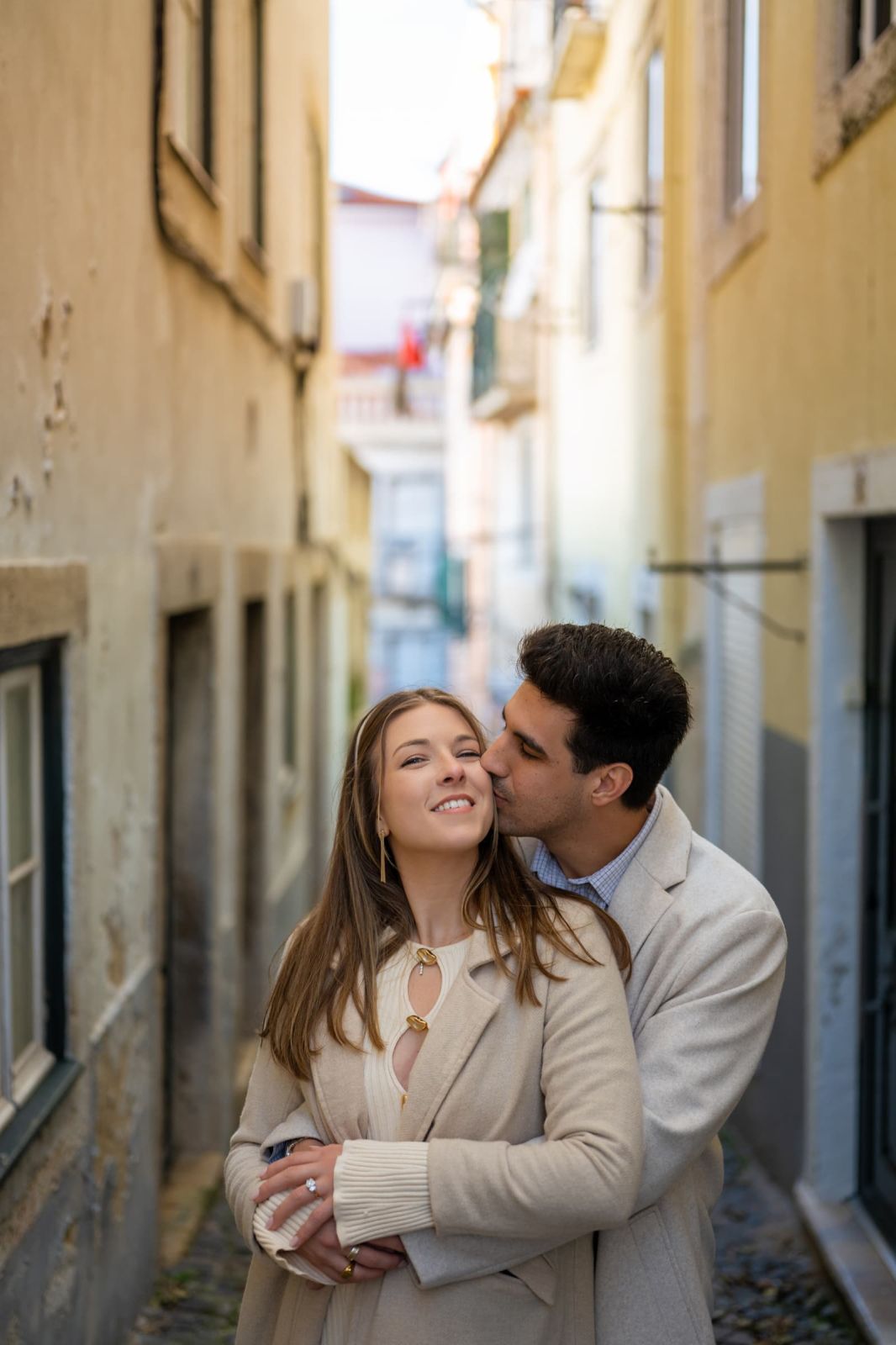 Lisbon proposal at busy place. Photo 131387 (2026-07-15 20:05:43)