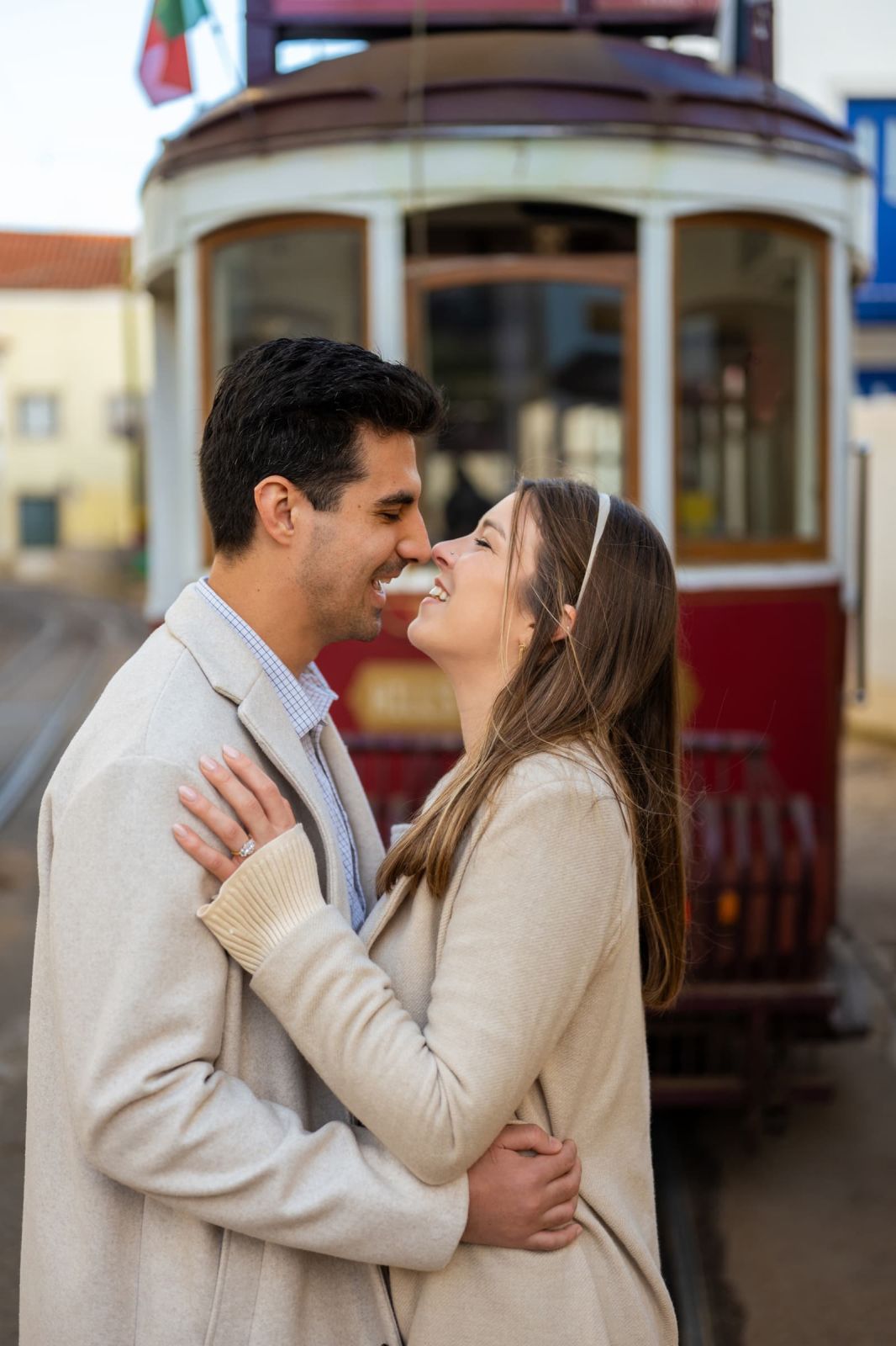 Lisbon proposal at busy place. Photo 131396 (2026-07-15 20:05:53)