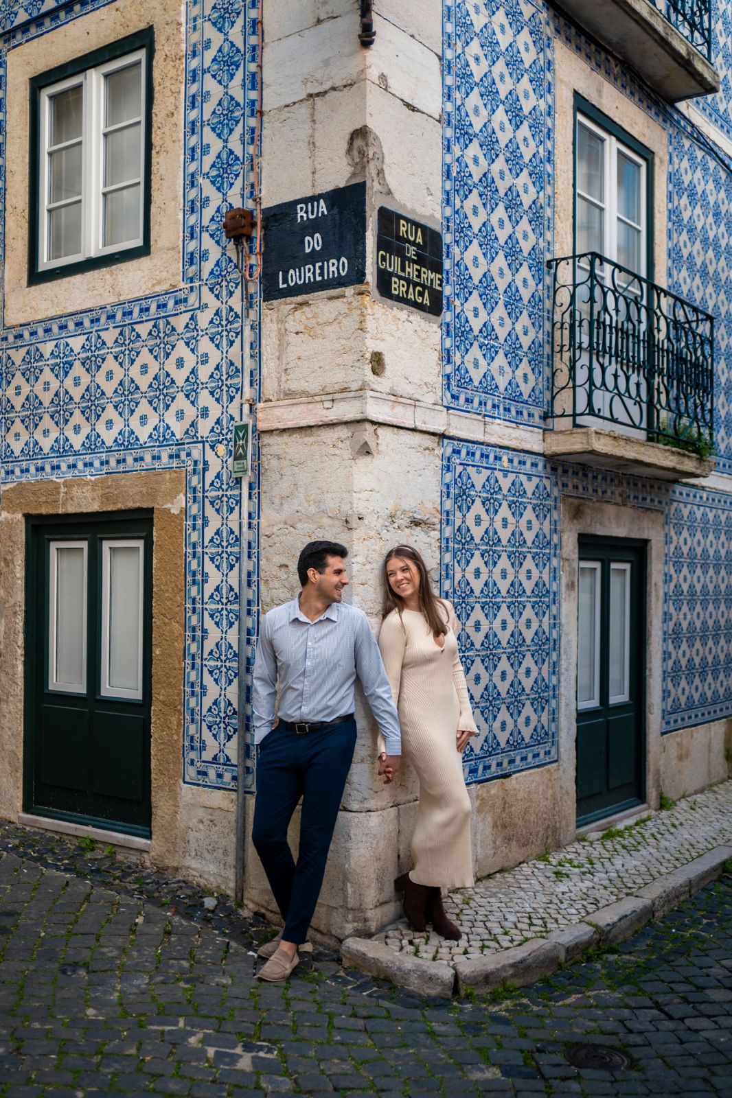 Lisbon proposal at busy place. Photo 131413 (2026-07-15 20:06:15)