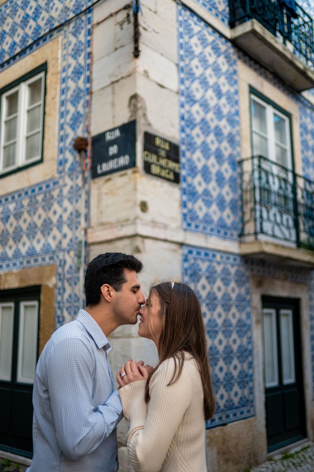 Lisbon proposal at busy place. Photo 131416 (2026-07-15 20:06:18)