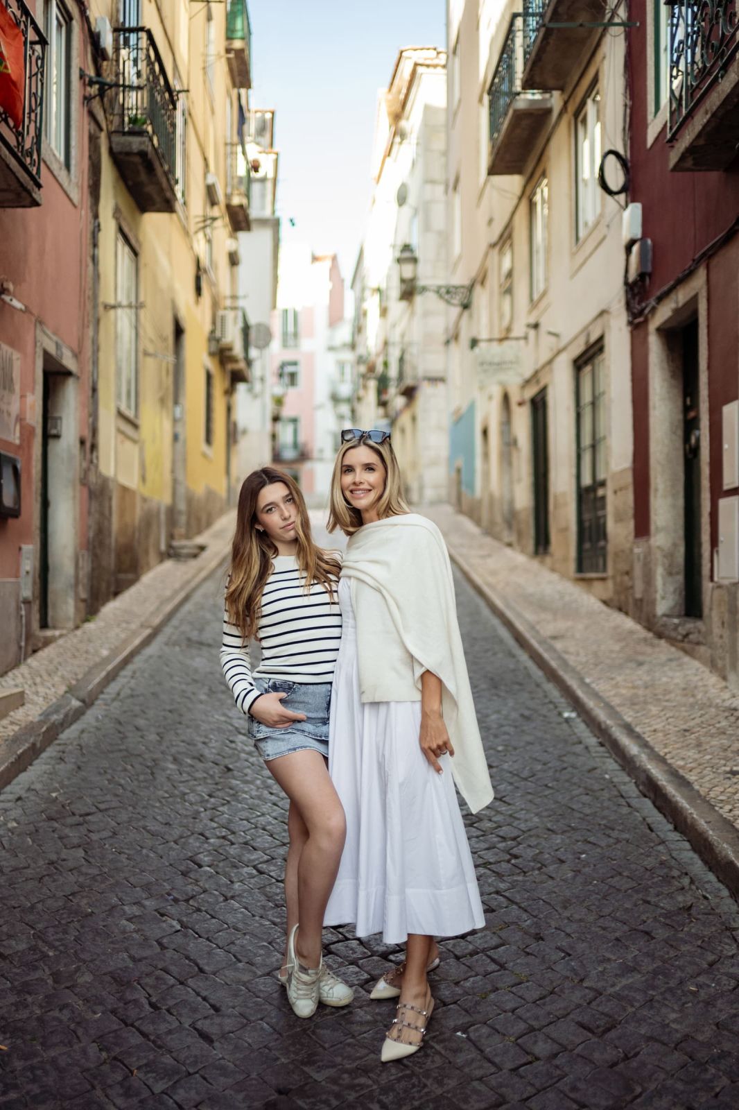 Sessão Fotográfica em Família ao Nascer do Sol no Miradouro de São Pedro de Alcântara, Lisboa. Foto 132080 (2026-07-16 13:10:43)