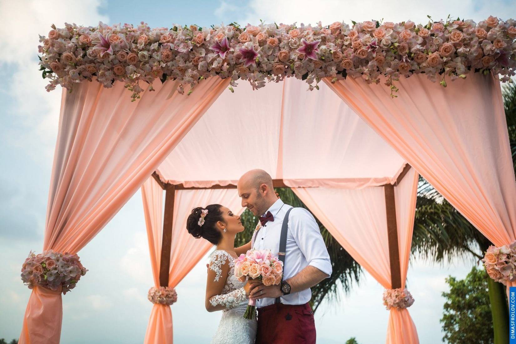 การถ่ายภาพพิธีแต่งงานแบบฝรั่งเศส ณ วิลล่า สุราลัย
. บาทต่อภาพ 32986 (2023-05-03 21:51:25)