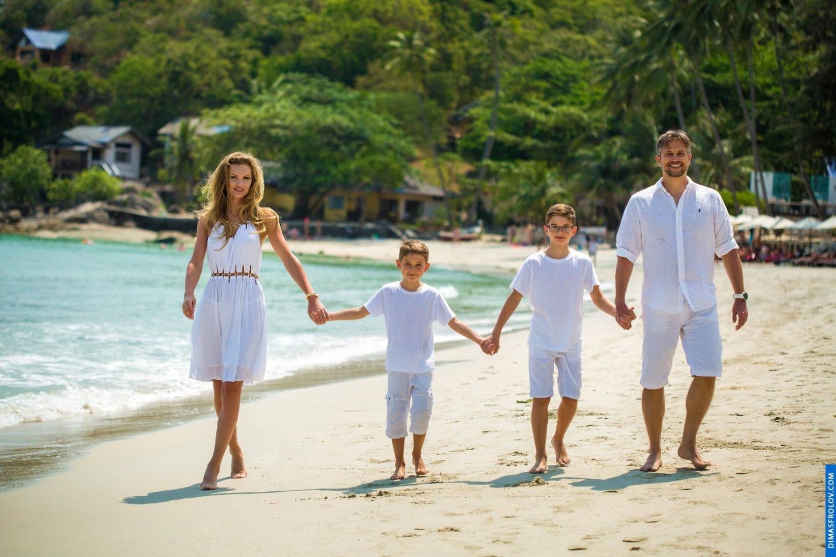 family Lenka, Milan and their kids. บาทต่อภาพ 33743 (2023-05-03 21:51:35)