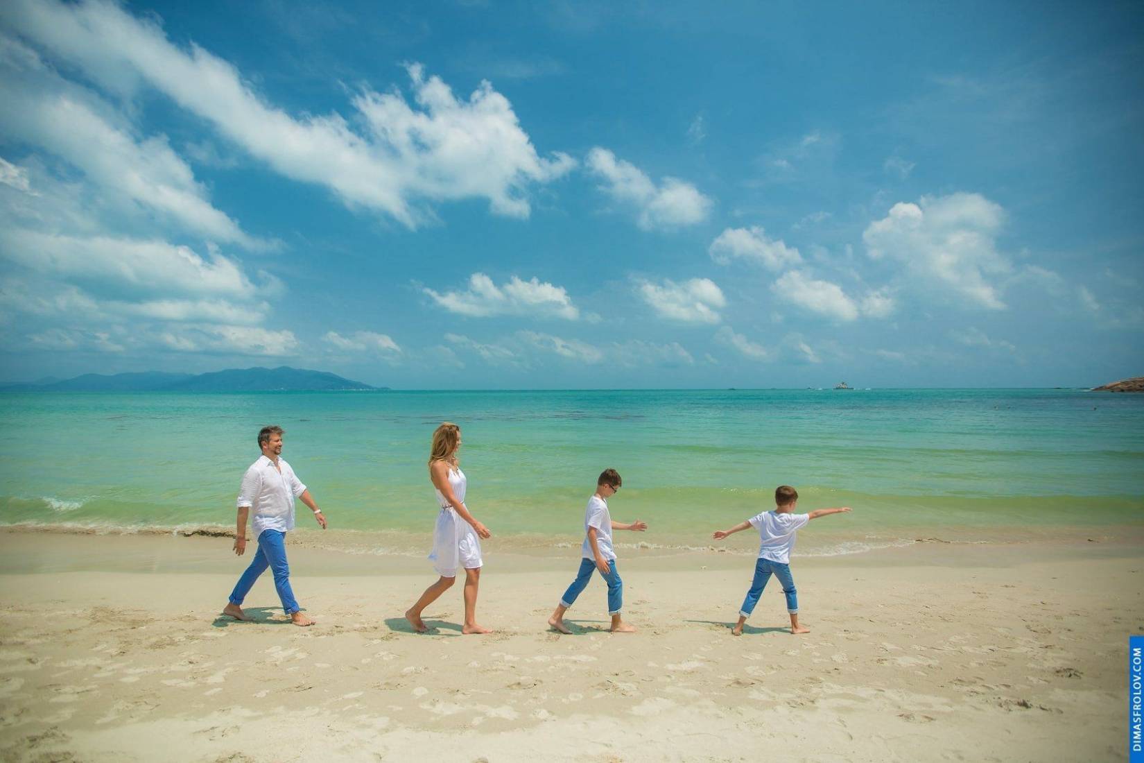 family Lenka, Milan and their kids. บาทต่อภาพ 33712 (2023-05-03 21:51:35)