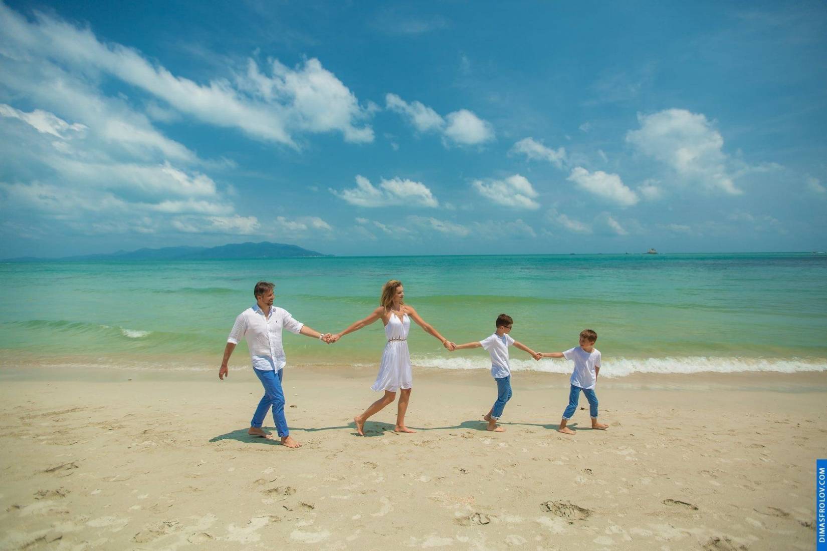 family Lenka, Milan and their kids. บาทต่อภาพ 33717 (2023-05-03 21:51:35)