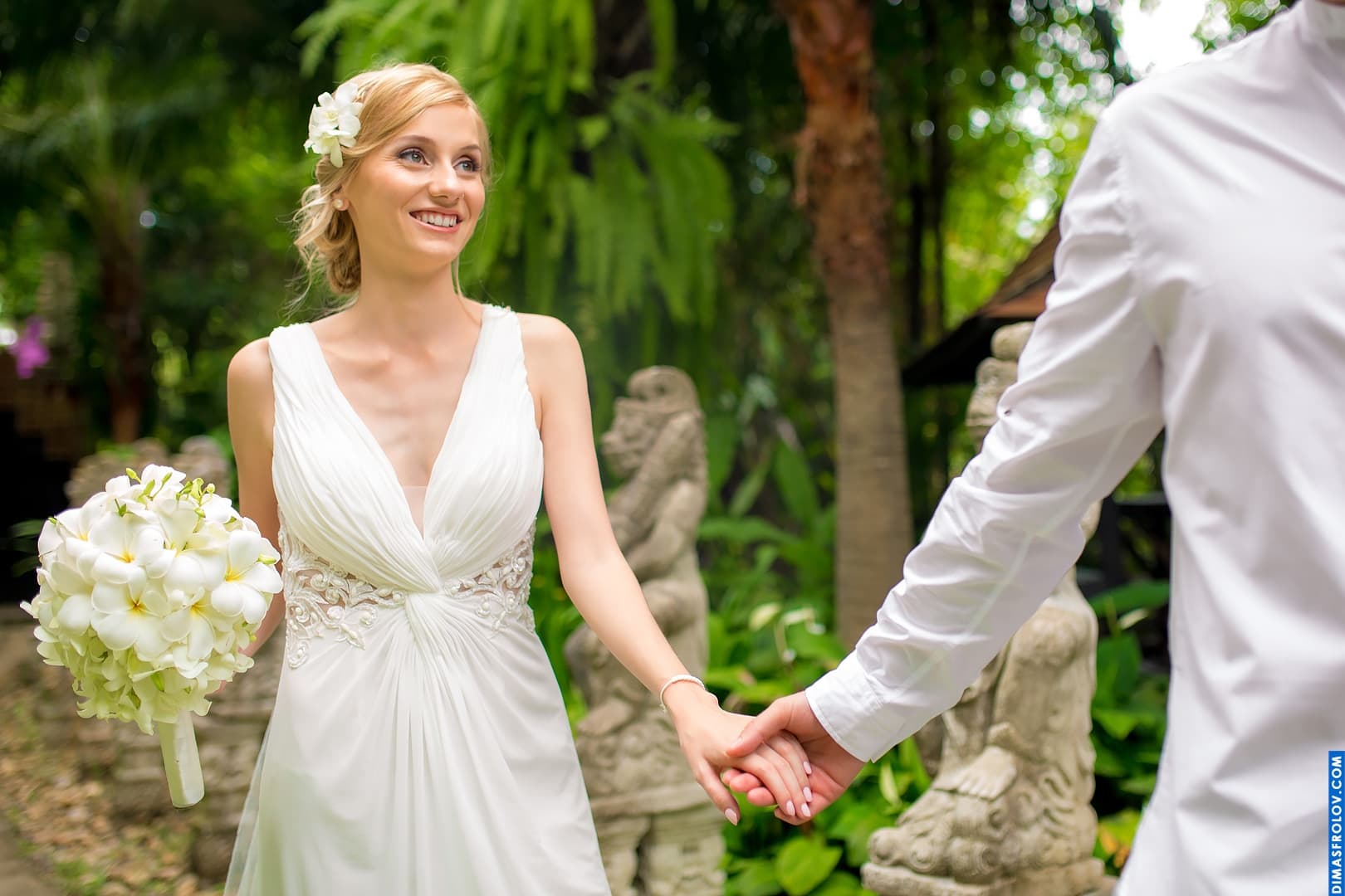 Bridal Bouquet for Tropical Wedding. photographer Dimas Frolov. photo1199