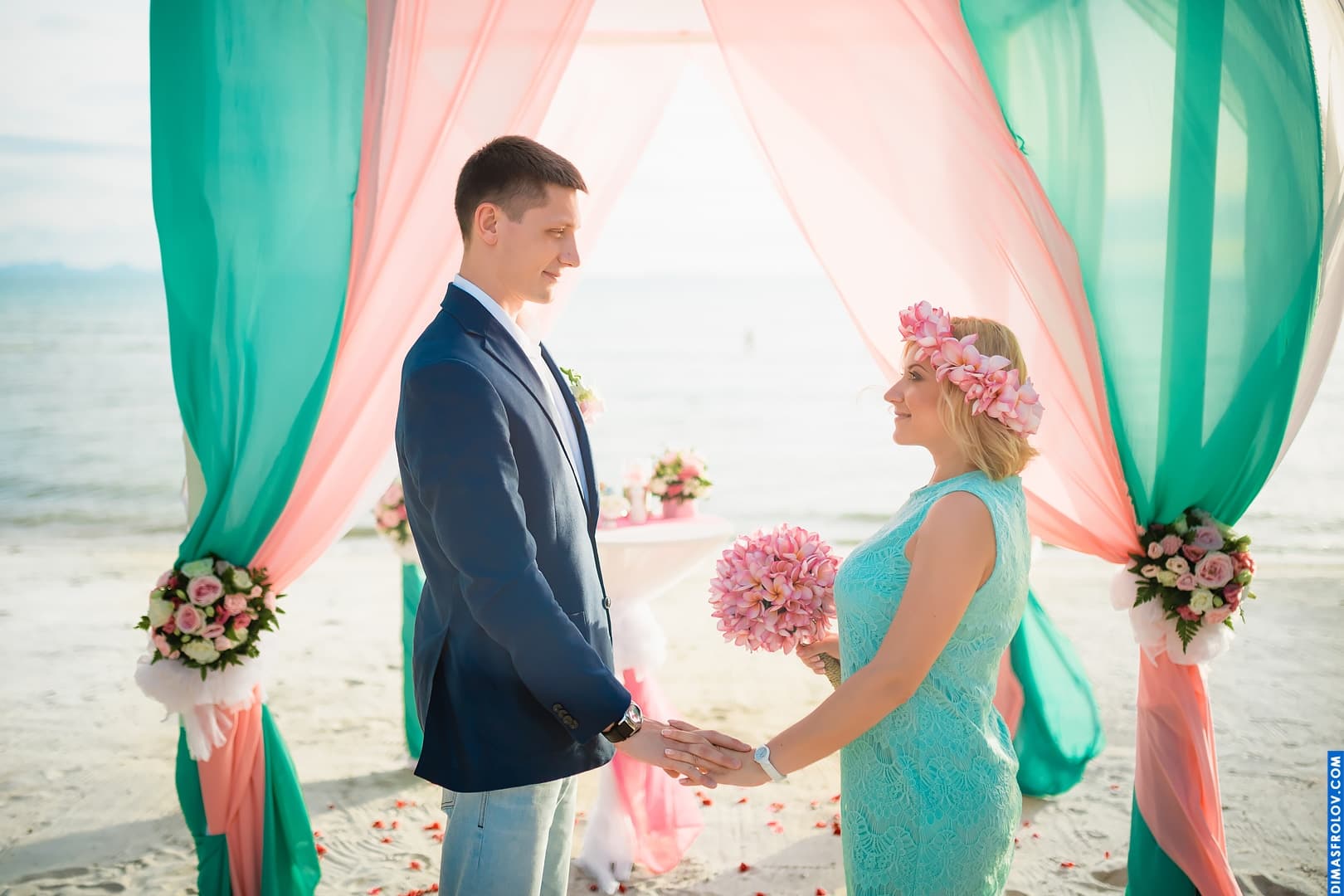 Bridal Bouquet for Tropical Wedding. photographer Dimas Frolov. photo1205