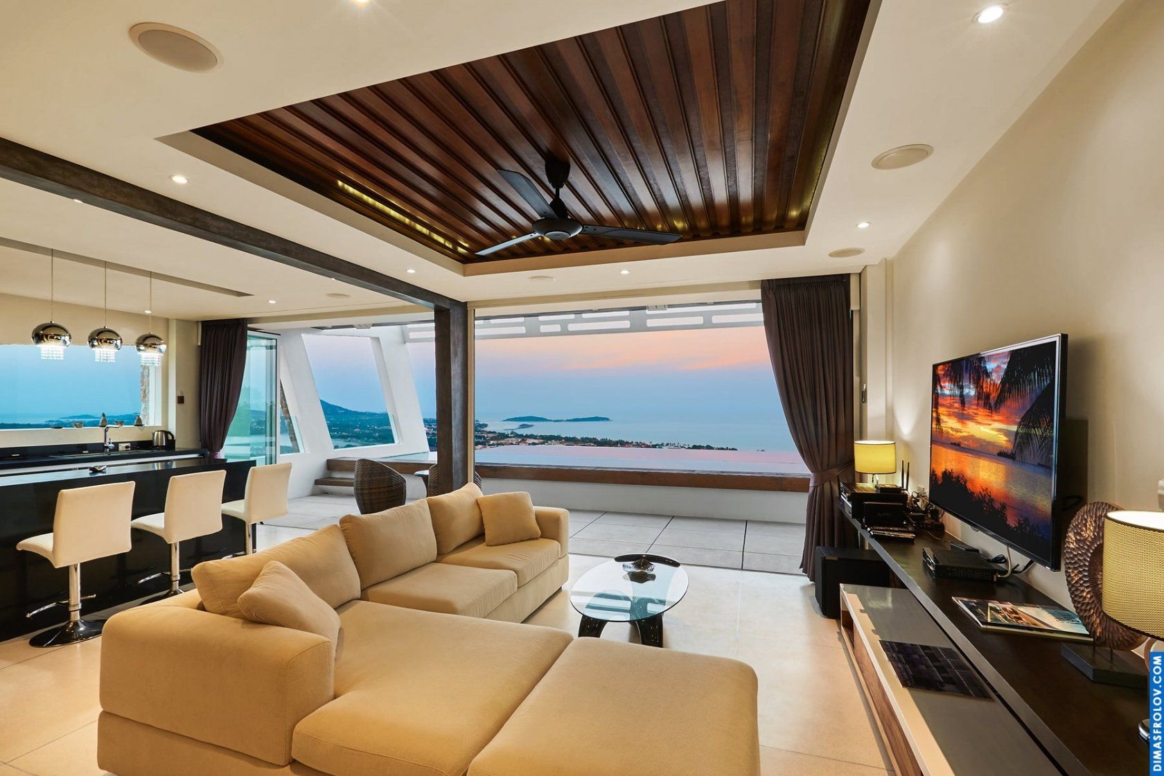 Real estate and property shoots Luxury apartment at Aqua Condo. photo 3198 (2023-05-03 21:44:25)