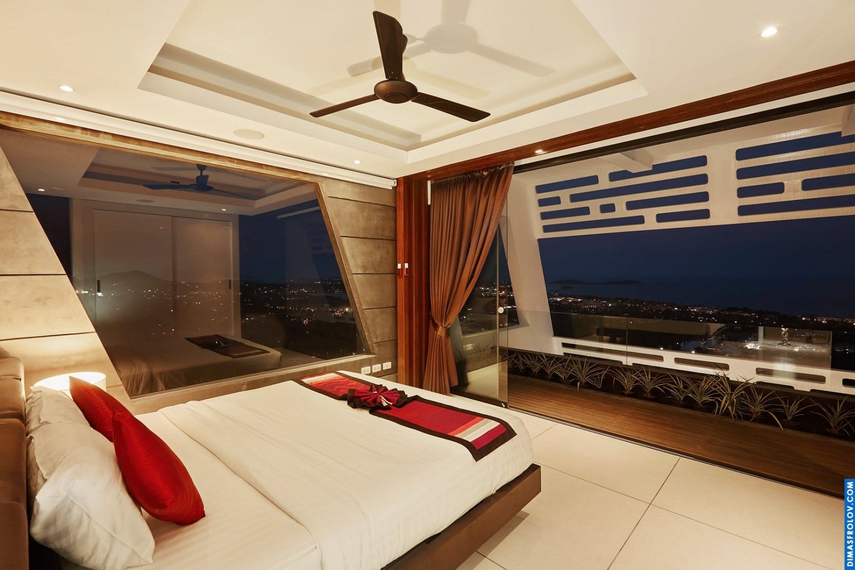 Real estate and property shoots Luxury apartment at Aqua Condo. photo 3201 (2023-05-03 21:44:25)