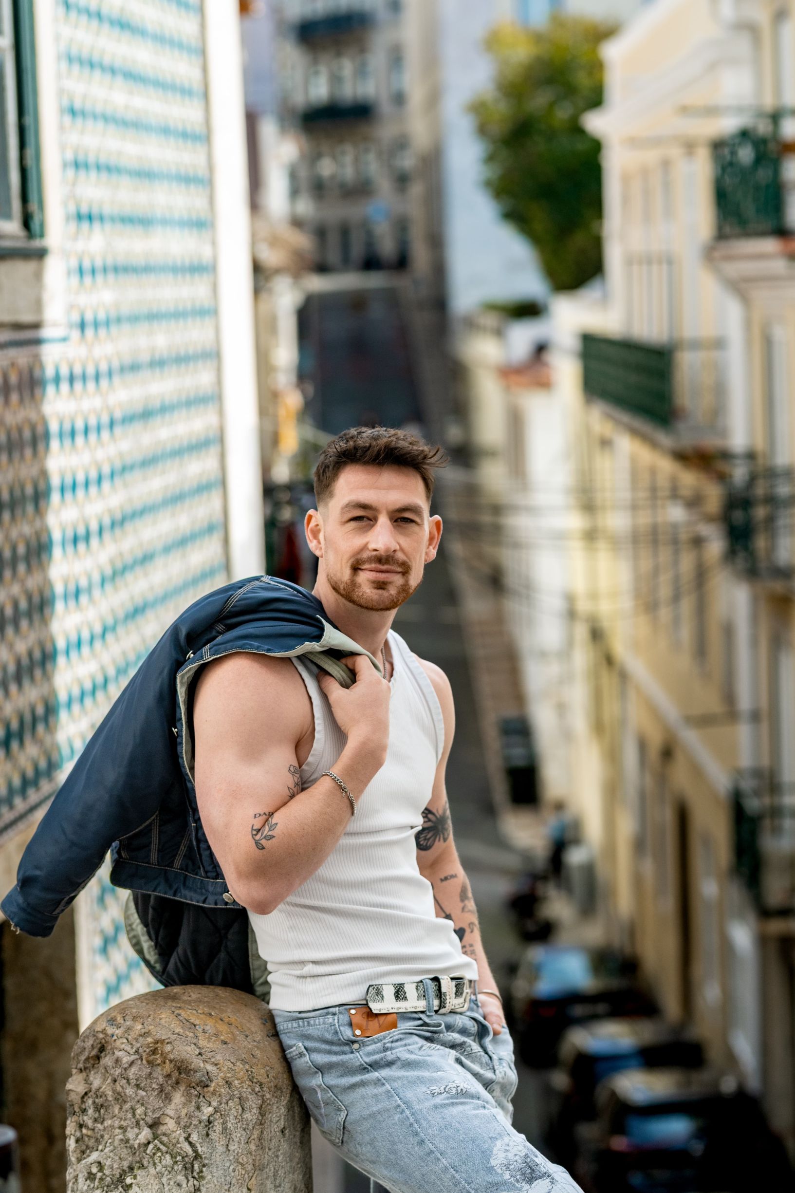 Men-s Photoshoot in Lisbon for Dating Apps. Photo 130881 (2026-05-01 09:10:02)