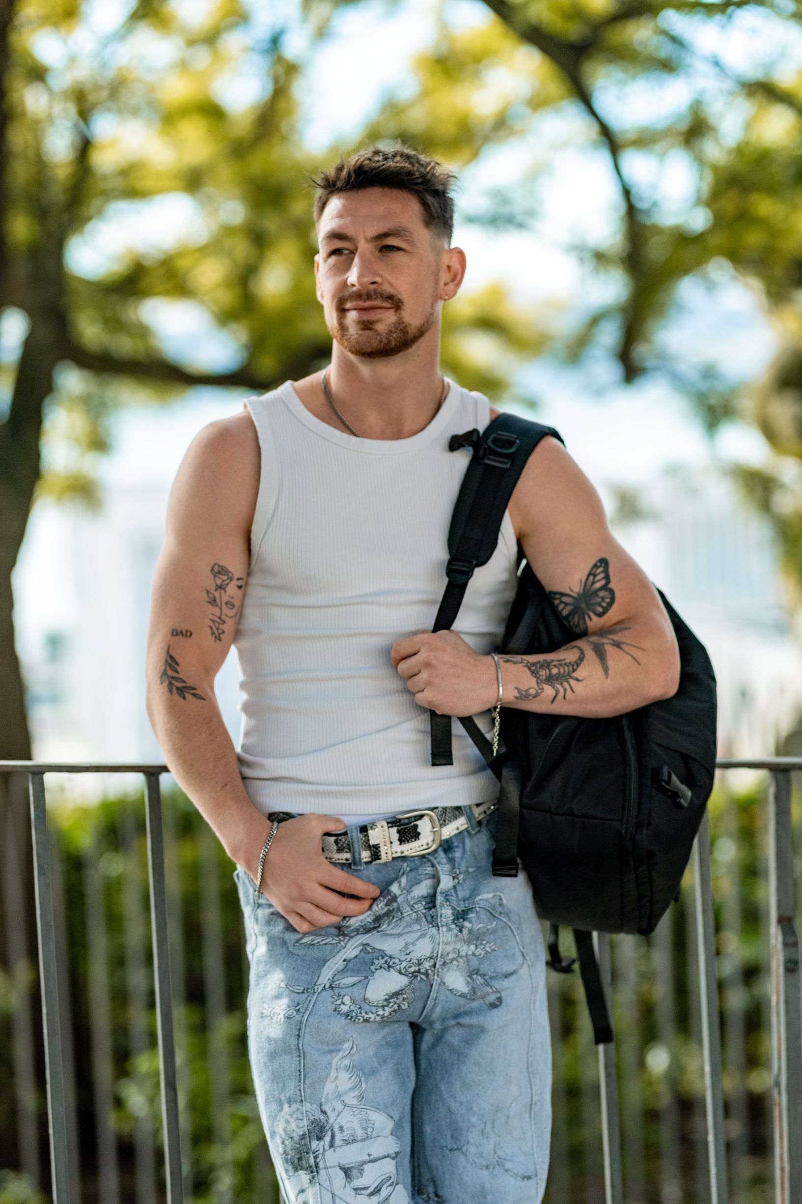 Men-s Photoshoot in Lisbon for Dating Apps. Photo 130887 (2026-05-01 09:10:28)