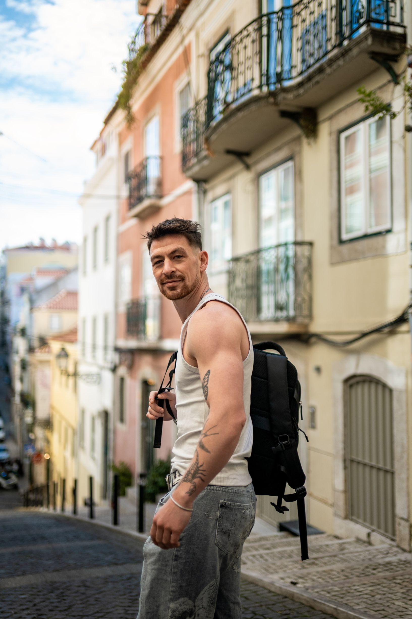 Men-s Photoshoot in Lisbon for Dating Apps. Photo 130895 (2026-05-01 09:10:58)