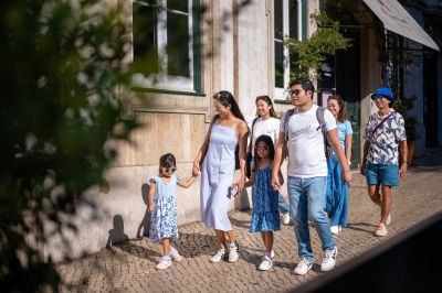 Big family photography. Venue: Lisbon, Portugal