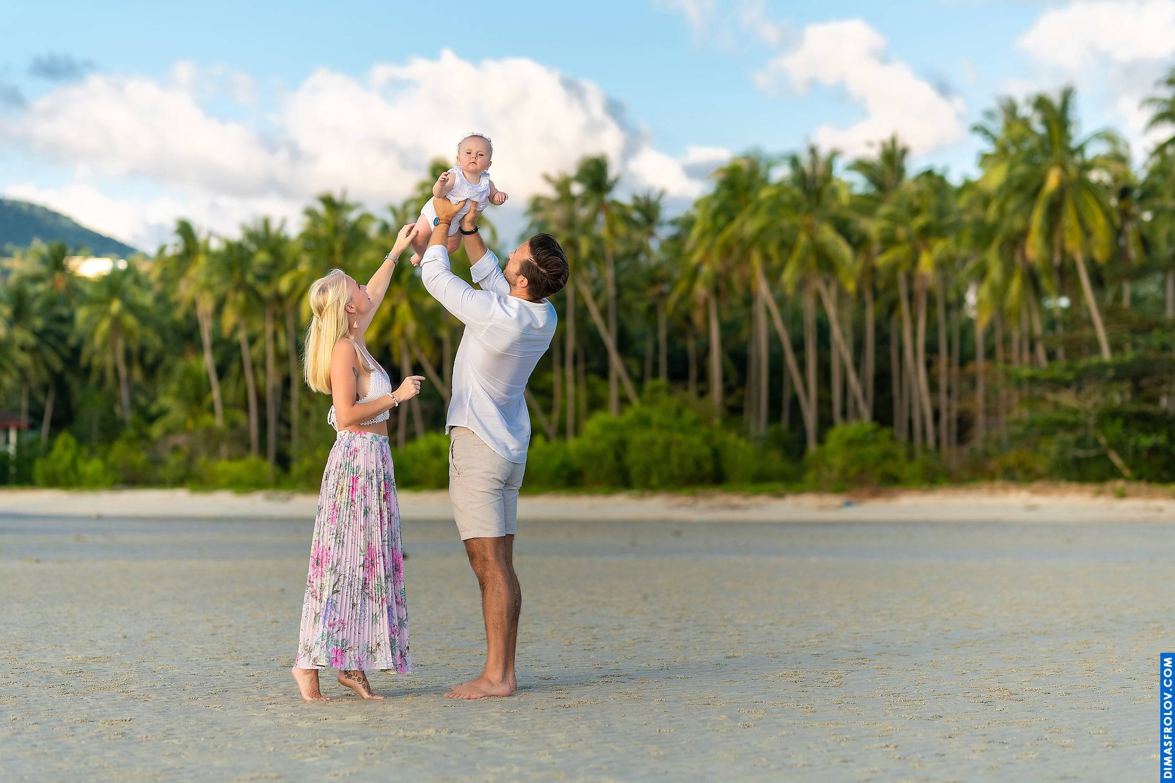family Vacay Monkeys. บาทต่อภาพ 63244 (2023-05-03 21:58:26)