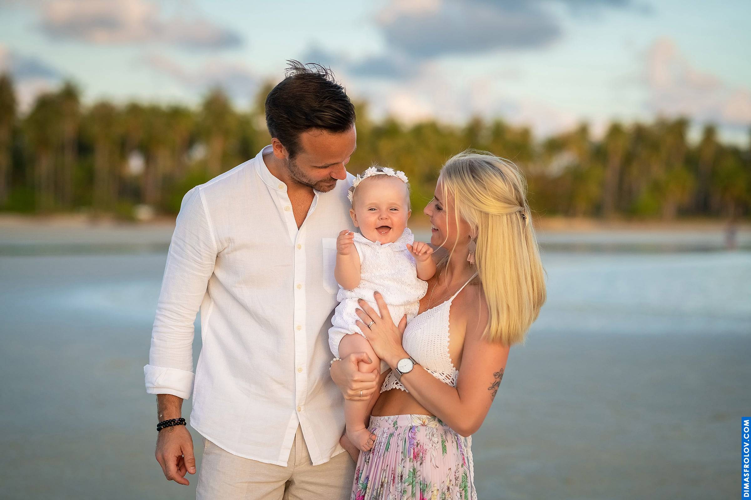 family Vacay Monkeys. บาทต่อภาพ 63254 (2023-05-03 21:58:26)