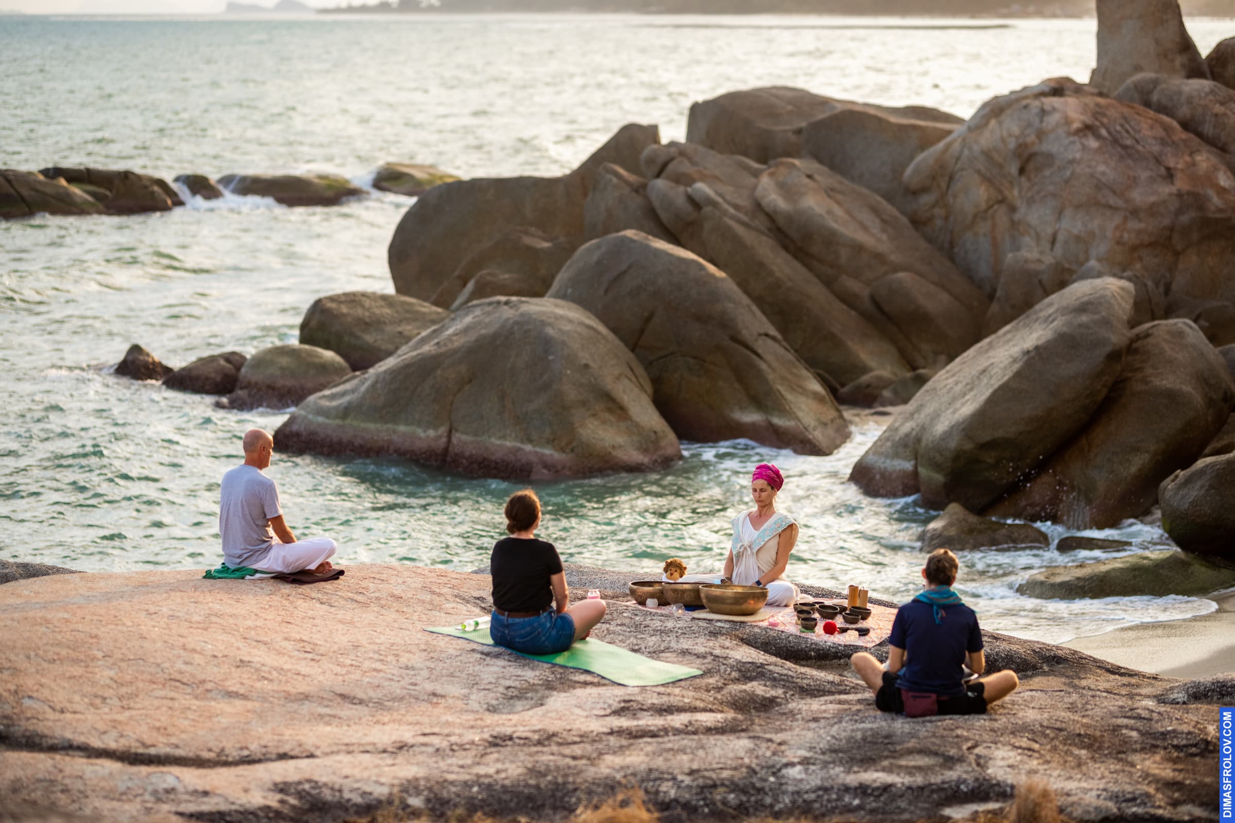 events Yoga meditation with Tibetan singing bowls. photo 102316 (2023-05-03 22:11:12)