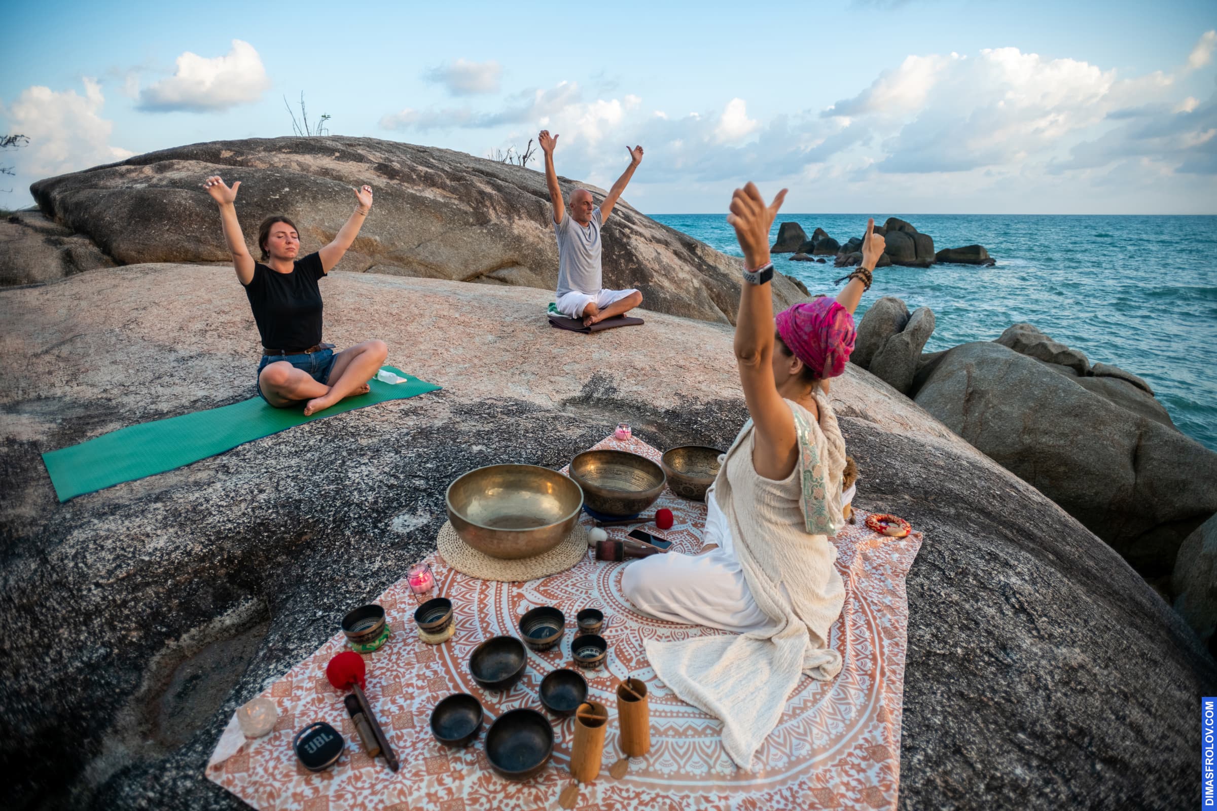 events Yoga meditation with Tibetan singing bowls. photo 102323 (2023-05-03 22:11:12)