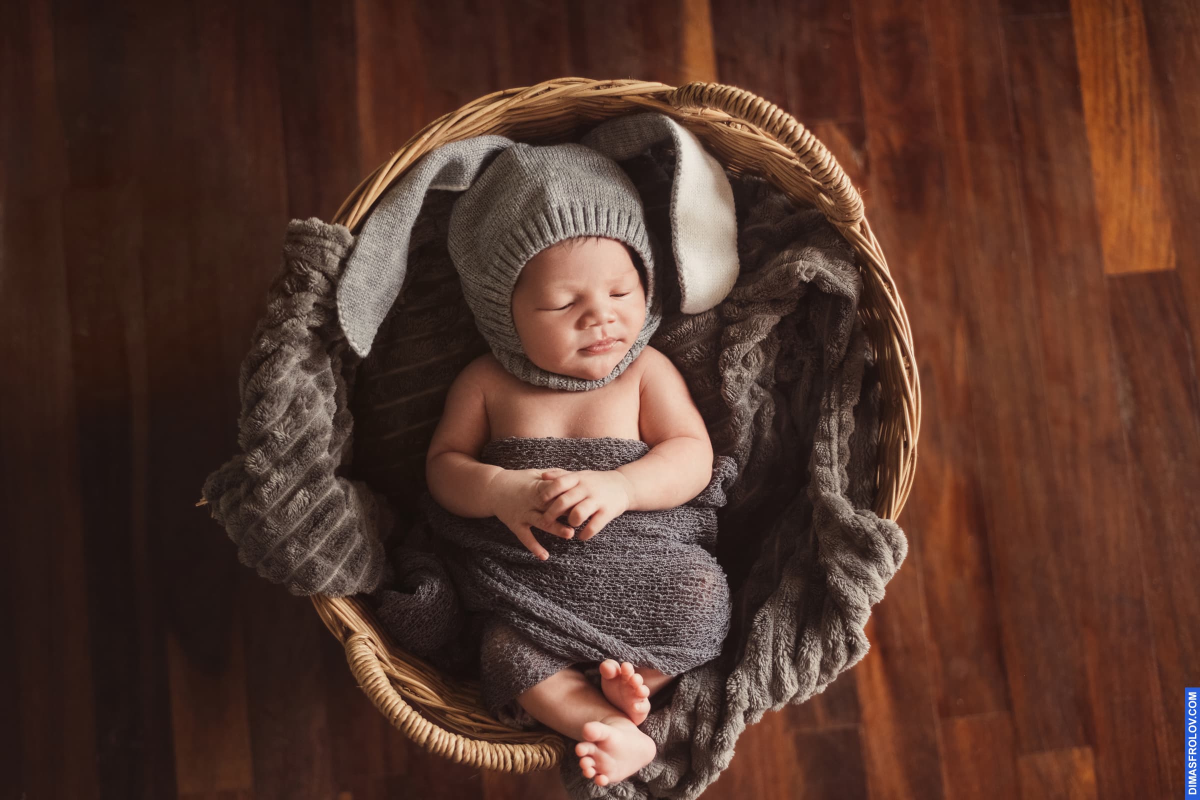 Portfolio of maternity & newborn photos . Examples from Lisbon based photographer. . Photo baby-tao-020-2fca961e79.