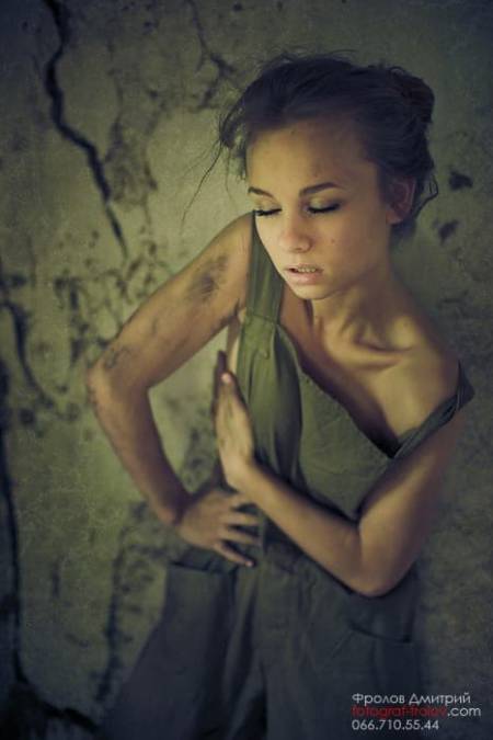 Photoshoot in an abandoned house. photographer Dimas Frolov. photo761
