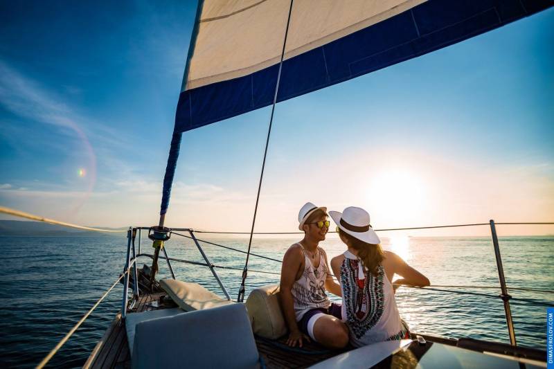 Jack‘s proposal. How is the surprise proposal photo shoot going...