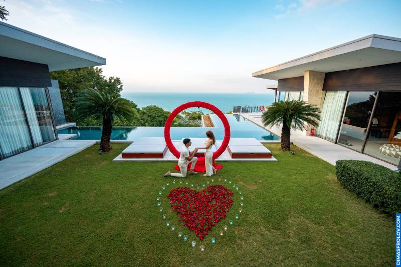 Propose Ashish to Anjali. How is the surprise proposal photo shoot going...