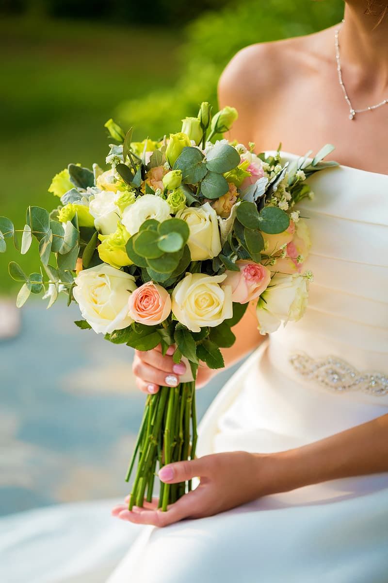 ช่อดอกไม้แต่งงาน จากดอกไม้ท้องถิ่นบนเกาะสมุย. ช่างภาพ ดีมัส โฟรล็อกซ์. บาทต่อภาพ1144