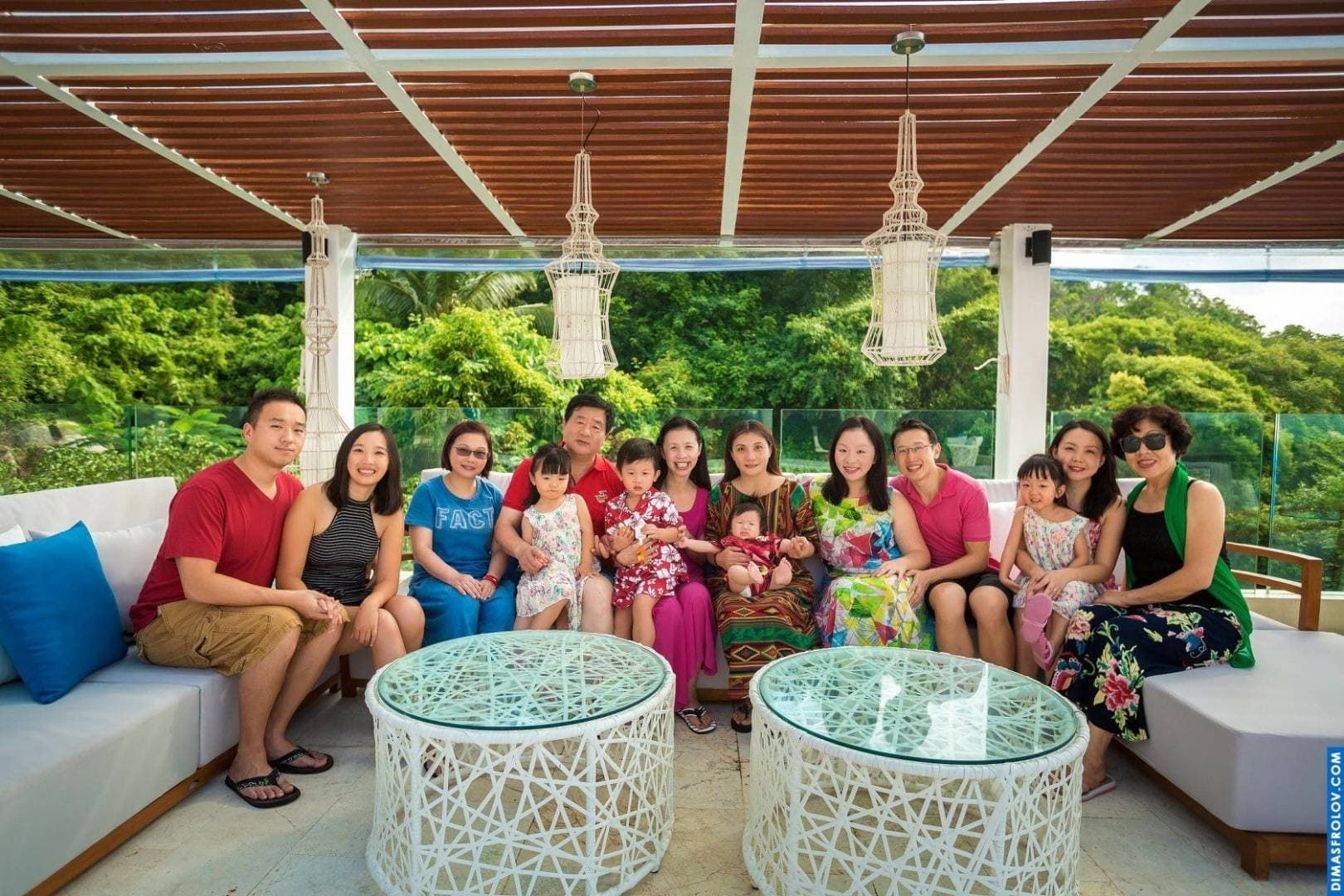 ถ่ายภาพกับครอบครัวใหญ่ ณ เกาะสมุย. ช่างภาพ ดีมัส โฟรล็อกซ์. บาทต่อภาพ1782
