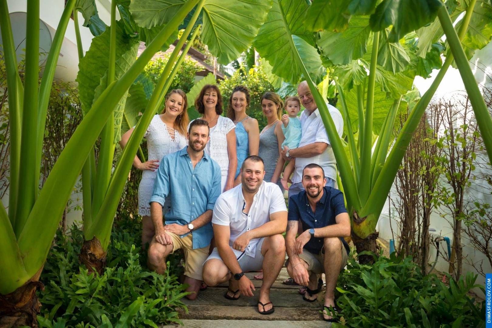 ถ่ายภาพกับครอบครัวใหญ่ ณ เกาะสมุย. ช่างภาพ ดีมัส โฟรล็อกซ์. บาทต่อภาพ1783