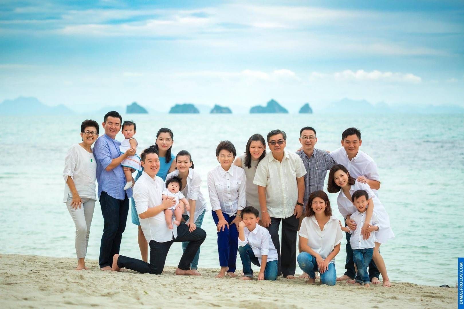 ถ่ายภาพกับครอบครัวใหญ่ ณ เกาะสมุย. ช่างภาพ ดีมัส โฟรล็อกซ์. บาทต่อภาพ1780