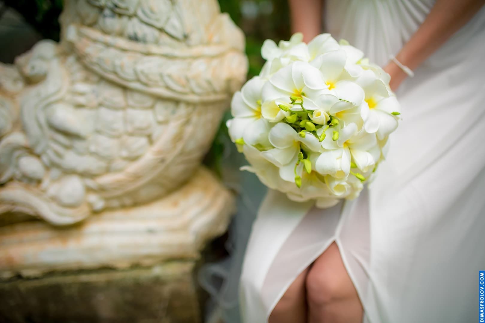 Bridal Bouquet for Tropical Wedding on Koh Samui. photographer Dimas Frolov. photo1200