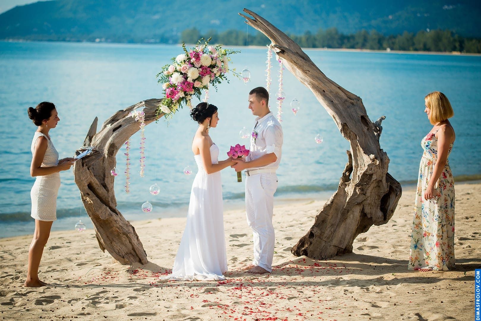 How is the wedding photo shoot in Thailand?. photographer Dimas Frolov. photo284