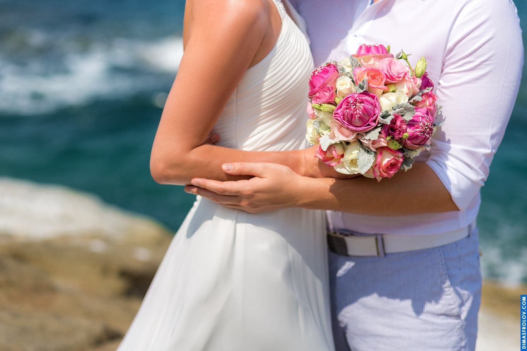 ช่อดอกไม้แต่งงาน จากดอกไม้ท้องถิ่นบนเกาะสมุย. ช่างภาพ ดีมัส โฟรล็อกซ์. บาทต่อภาพ1167