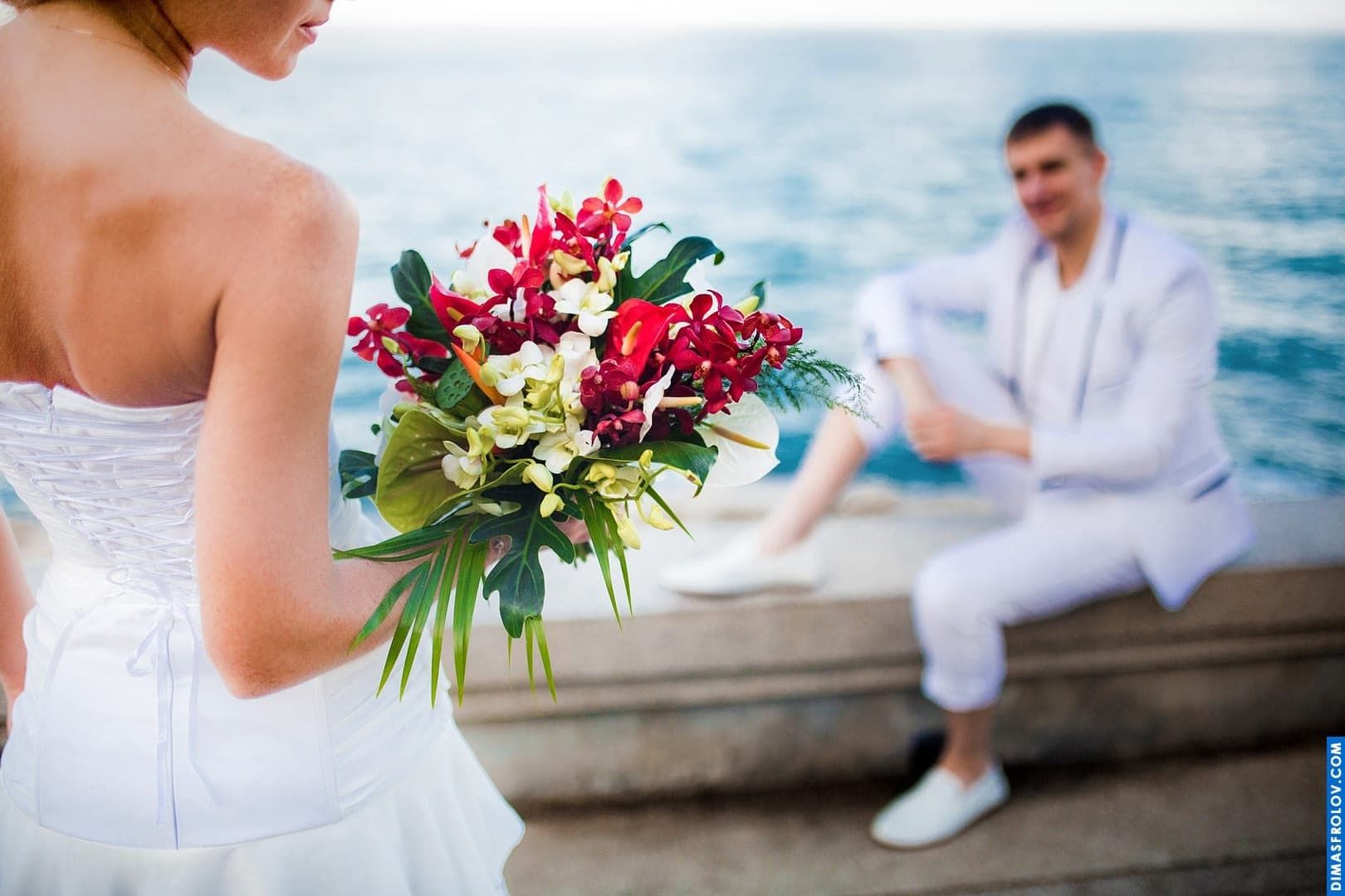 ช่อดอกไม้แต่งงาน จากดอกไม้ท้องถิ่นบนเกาะสมุย. ช่างภาพ ดีมัส โฟรล็อกซ์. บาทต่อภาพ1172