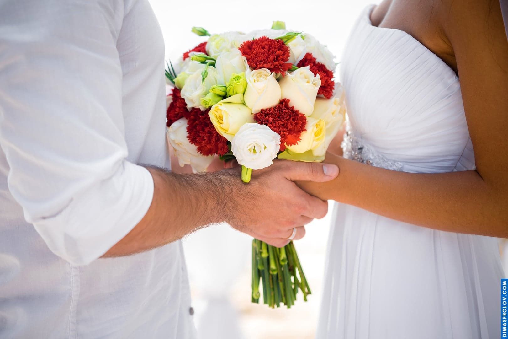 ช่อดอกไม้แต่งงาน จากดอกไม้ท้องถิ่นบนเกาะสมุย. ช่างภาพ ดีมัส โฟรล็อกซ์. บาทต่อภาพ1187