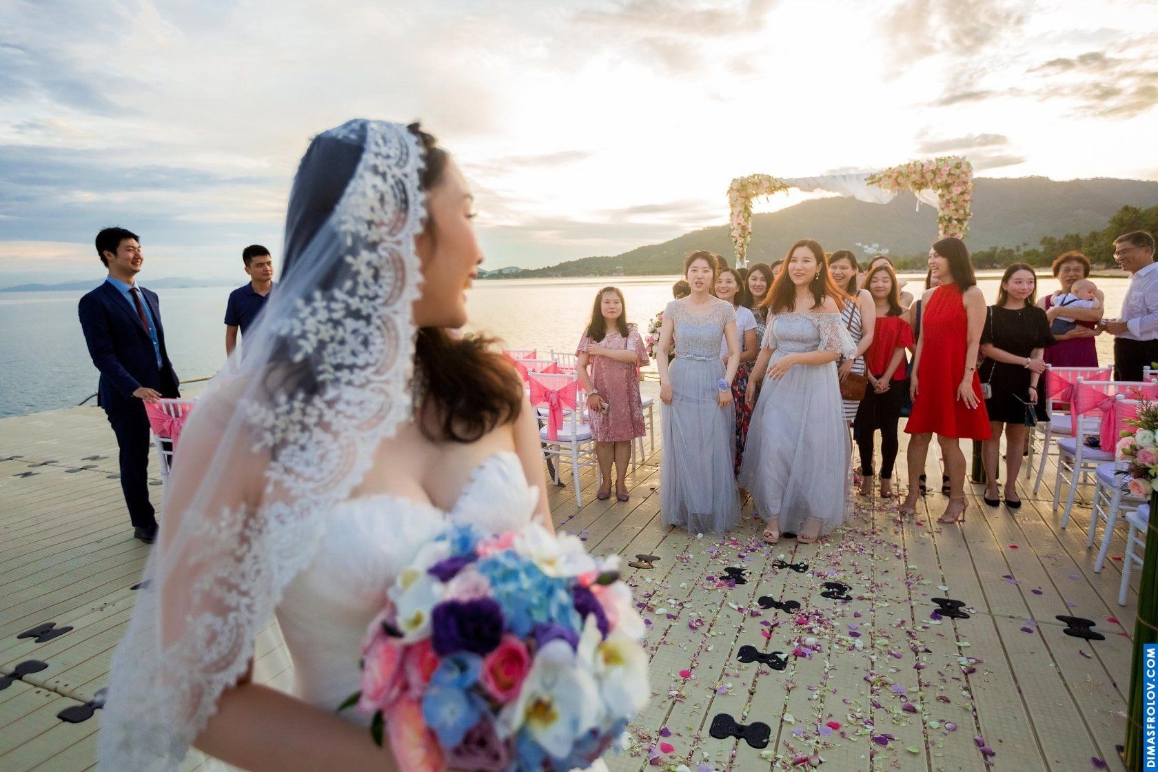 การถ่ายภาพแต่งงาน ณ โรงแรมเลอ เมอริเดี้ยน เกาะสมุย รีสอร์ท แอนด์ สปา. บาทต่อภาพ 16595 (2023-05-04 03:47:53)