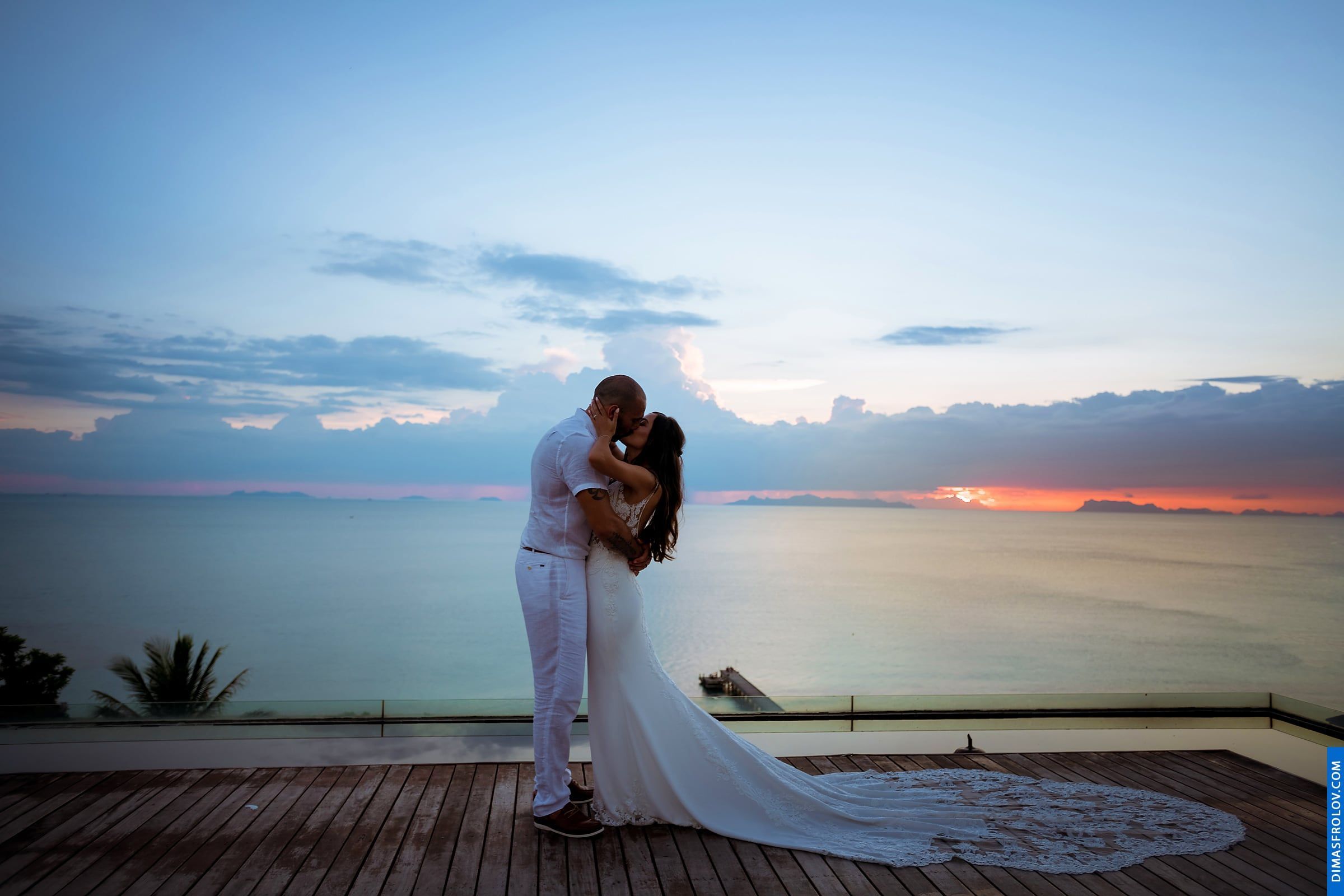 พิธีแต่งงาน ณ โรงแรมอินเตอร์คอนติเนนตัล เกาะสมุย - Natalie & Simon. บาทต่อภาพ 48393 (2023-05-04 03:54:40)