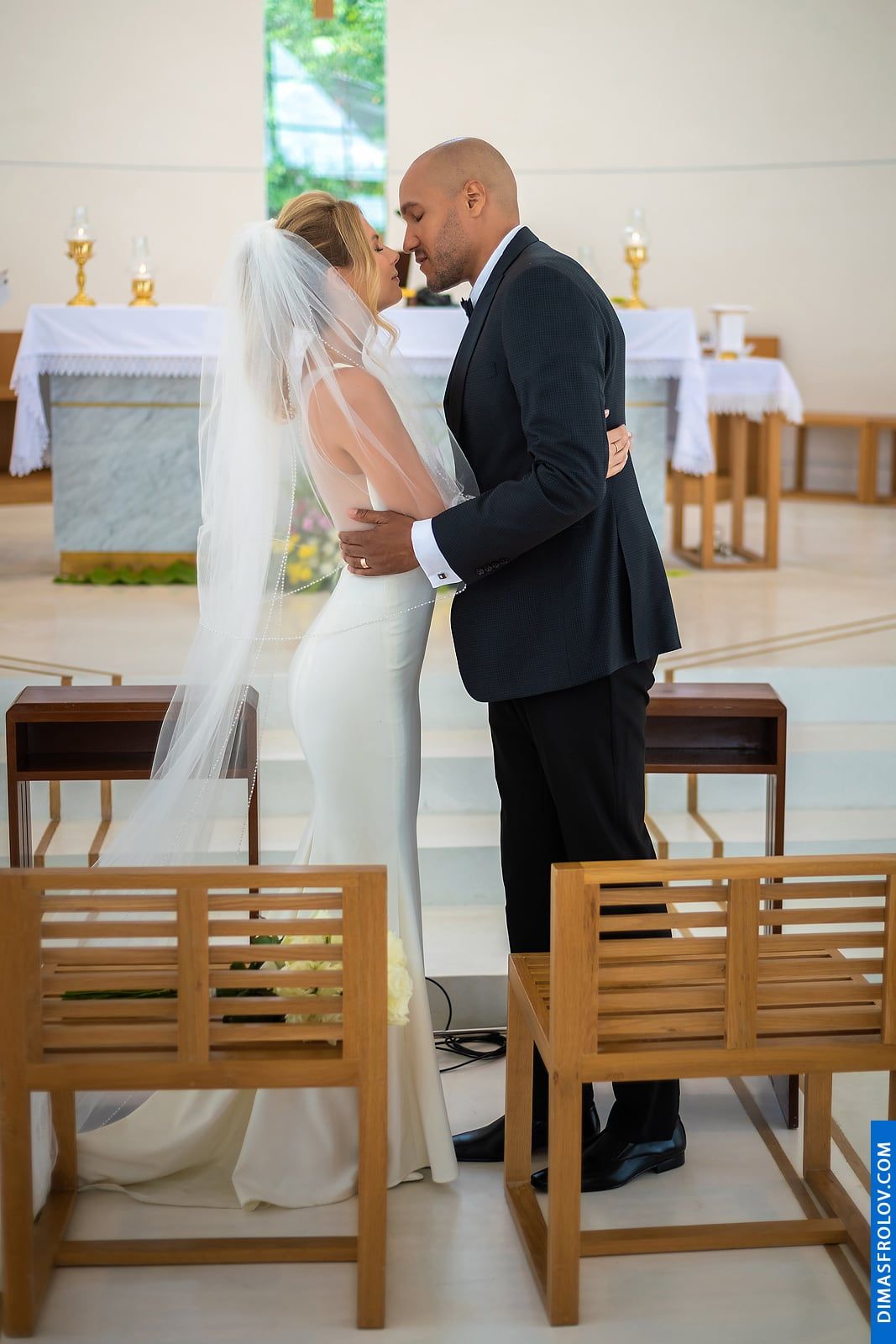 Весільна зйомка Френк і Міранда. Вінчання у церкві на Самуї. фото 70789 (2023-05-04 04:00:47)