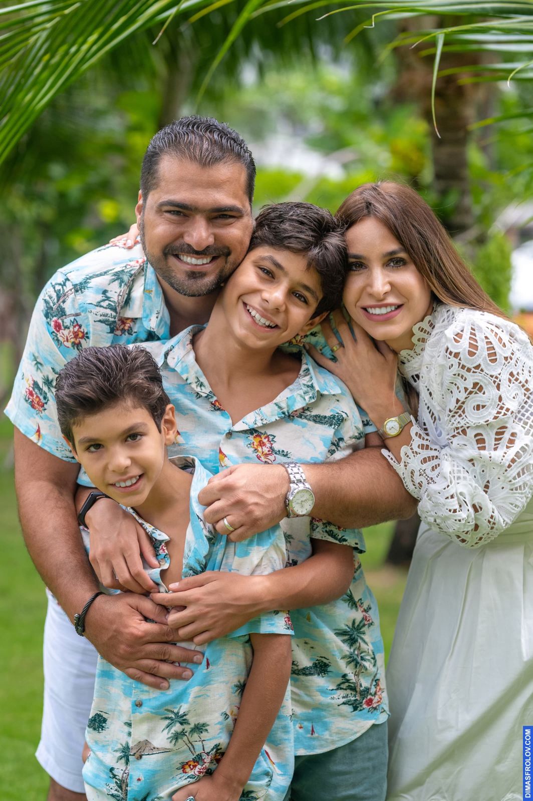 กระบวนการถ่ายภาพครอบครัว Farah & Rami & boys. บาทต่อภาพ 110793 (2023-05-04 04:13:54)