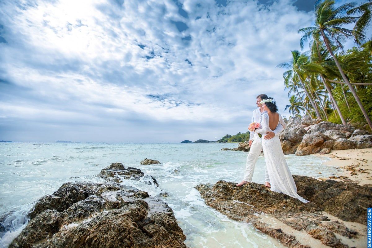 Koh Samui Wedding Photographer. Amazing wedding beach photo. Dimas Frolov. Koh Samui Photographer. DimasFrolov.com
