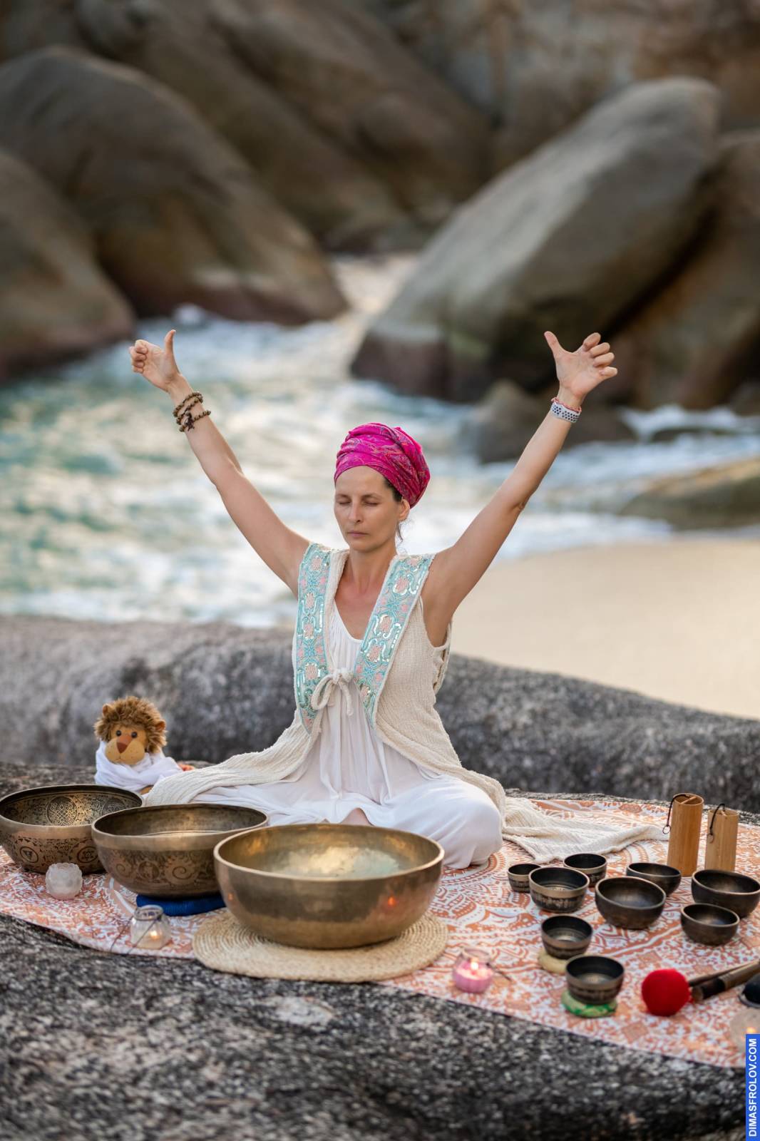 events Yoga meditation with Tibetan singing bowls. photo 102325 (2023-05-03 22:11:12)